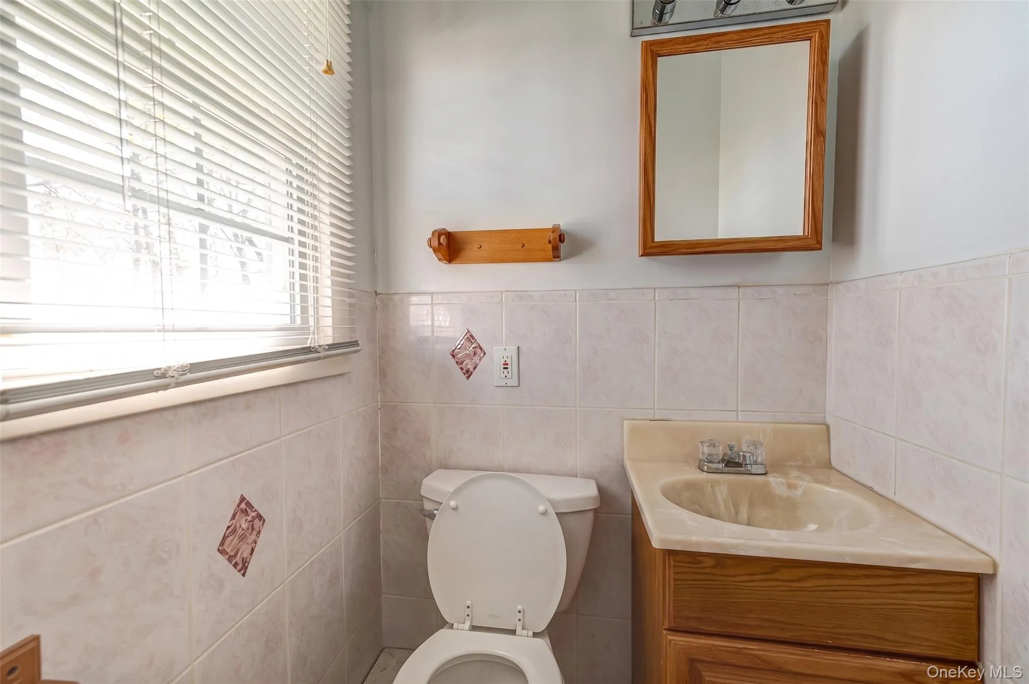 3250 Sunrise Highway, Islip, NY, 3 Bedrooms Bedrooms, 6 Rooms Rooms,2 BathroomsBathrooms,Residential,For Rent,Sunrise,0,991167 3250 Sunrise Highway, Islip, NY, 3 Bedrooms Bedrooms, 6 Rooms Rooms,2 BathroomsBathrooms,Residential,For Rent,Sunrise,0,991167