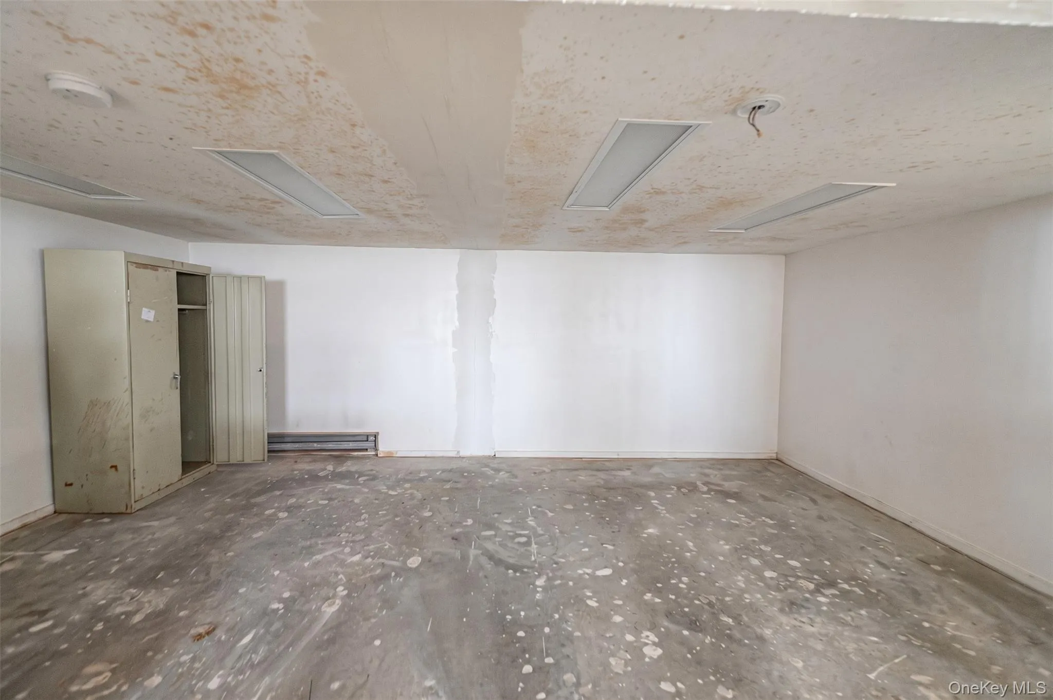 3250 Sunrise Highway, Islip, NY, 3 Bedrooms Bedrooms, 6 Rooms Rooms,2 BathroomsBathrooms,Residential,For Rent,Sunrise,0,991167 3250 Sunrise Highway, Islip, NY, 3 Bedrooms Bedrooms, 6 Rooms Rooms,2 BathroomsBathrooms,Residential,For Rent,Sunrise,0,991167