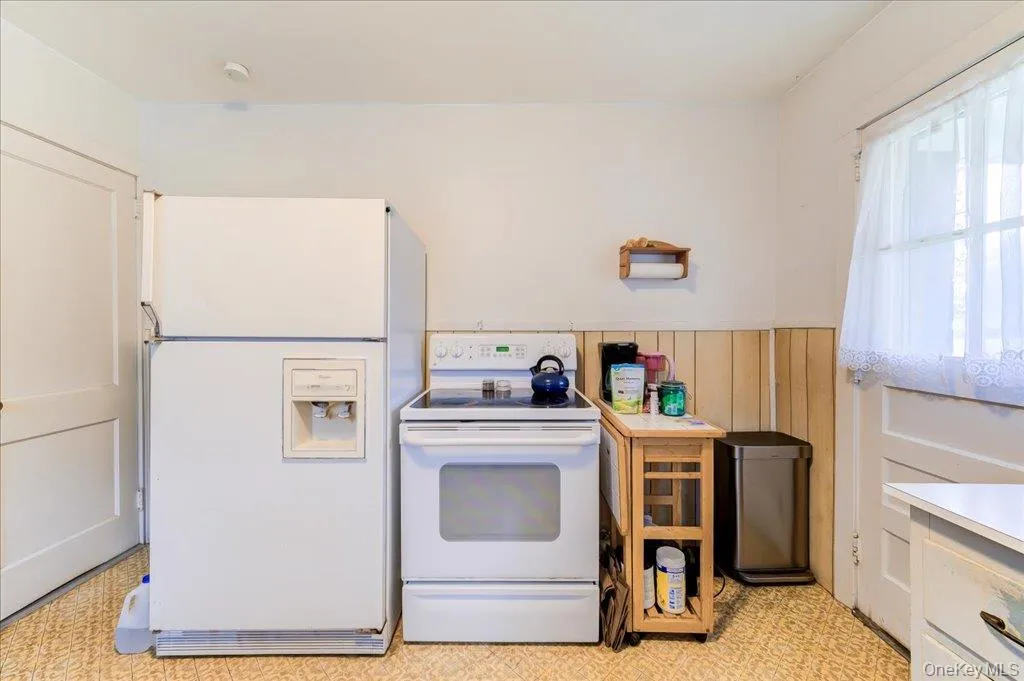 144 Cream Street, Poughkeepsie (town), NY, 3 Bedrooms Bedrooms, 7 Rooms Rooms,1 BathroomBathrooms,Residential,For Rent,Cream,0,991169 144 Cream Street, Poughkeepsie (town), NY, 3 Bedrooms Bedrooms, 7 Rooms Rooms,1 BathroomBathrooms,Residential,For Rent,Cream,0,991169
