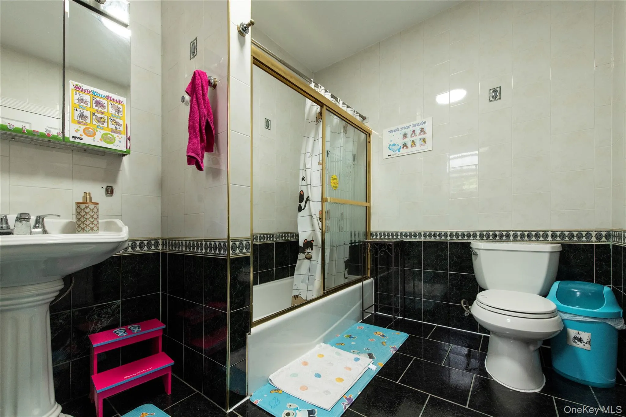 157-15 Oak Avenue, New York, NY, 4 Bedrooms Bedrooms, 9 Rooms Rooms,2 BathroomsBathrooms,Residential,For Rent,Oak,0,991180 157-15 Oak Avenue, New York, NY, 4 Bedrooms Bedrooms, 9 Rooms Rooms,2 BathroomsBathrooms,Residential,For Rent,Oak,0,991180