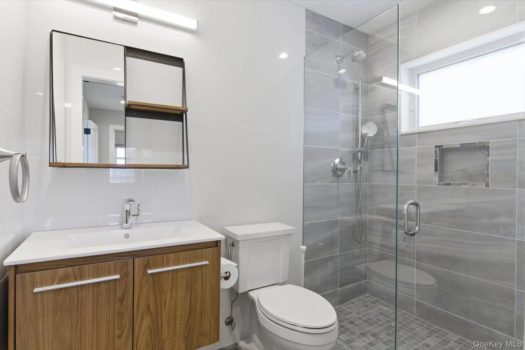 905 Dune Road, Southampton, NY, 3 Bedrooms Bedrooms, 5 Rooms Rooms,3 BathroomsBathrooms,Residential Sale,For Rent,Dune,0,991189 905 Dune Road, Southampton, NY, 3 Bedrooms Bedrooms, 5 Rooms Rooms,3 BathroomsBathrooms,Residential Sale,For Rent,Dune,0,991189