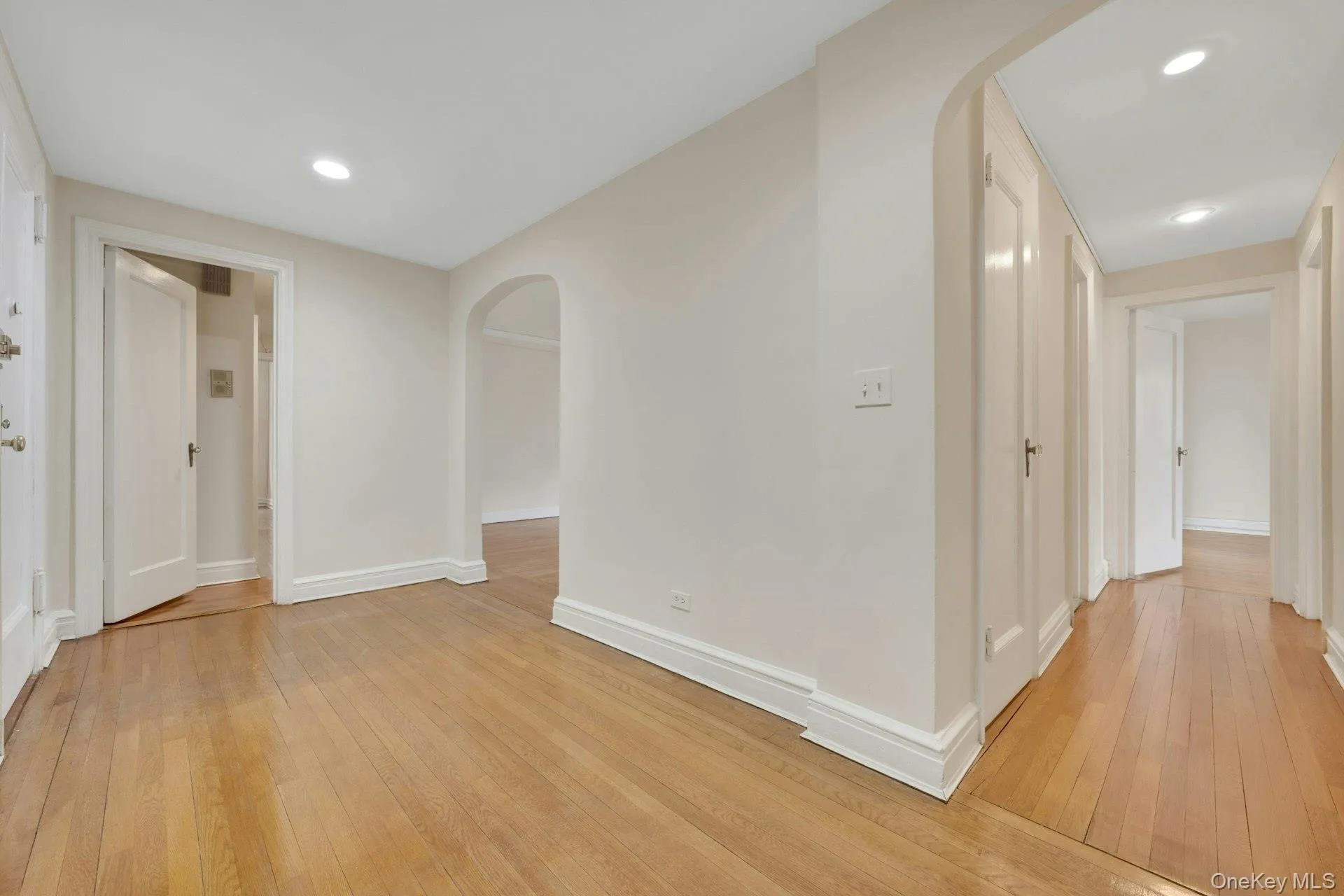 280 Bronxville Road, Yonkers, NY, 3 Bedrooms Bedrooms, 6 Rooms Rooms,2 BathroomsBathrooms,Residential Sale,For Rent,Bronxville,0,991195 280 Bronxville Road, Yonkers, NY, 3 Bedrooms Bedrooms, 6 Rooms Rooms,2 BathroomsBathrooms,Residential Sale,For Rent,Bronxville,0,991195