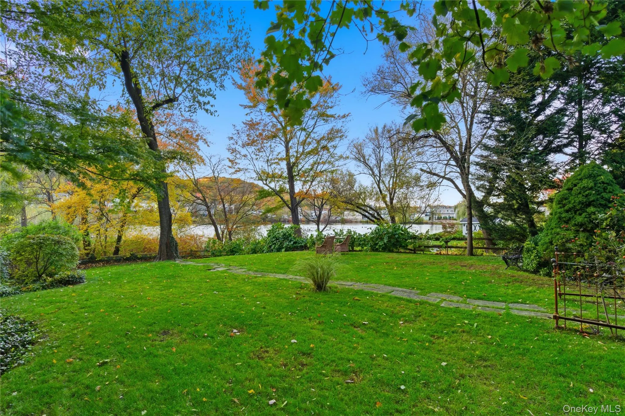 80 Broadway, North Hempstead, NY, 3 Bedrooms Bedrooms, 6 Rooms Rooms,2 BathroomsBathrooms,Residential Sale,For Rent,Broadway,0,991201 80 Broadway, North Hempstead, NY, 3 Bedrooms Bedrooms, 6 Rooms Rooms,2 BathroomsBathrooms,Residential Sale,For Rent,Broadway,0,991201