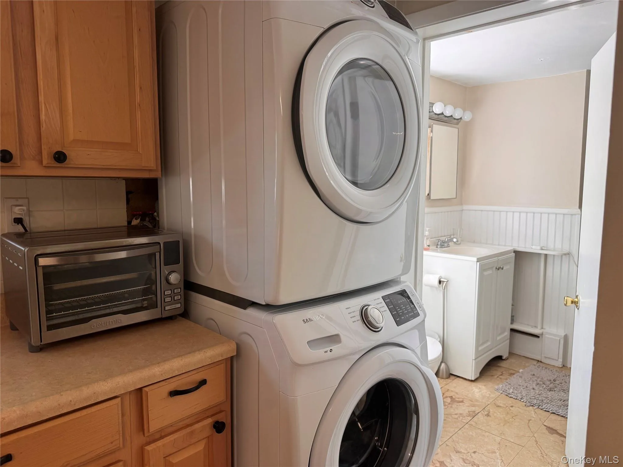 57 Hall Avenue, Clarkstown, NY, 1 Bedroom Bedrooms, 4 Rooms Rooms,1 BathroomBathrooms,Residential Lease,For Rent,Hall,0,991206 57 Hall Avenue, Clarkstown, NY, 1 Bedroom Bedrooms, 4 Rooms Rooms,1 BathroomBathrooms,Residential Lease,For Rent,Hall,0,991206