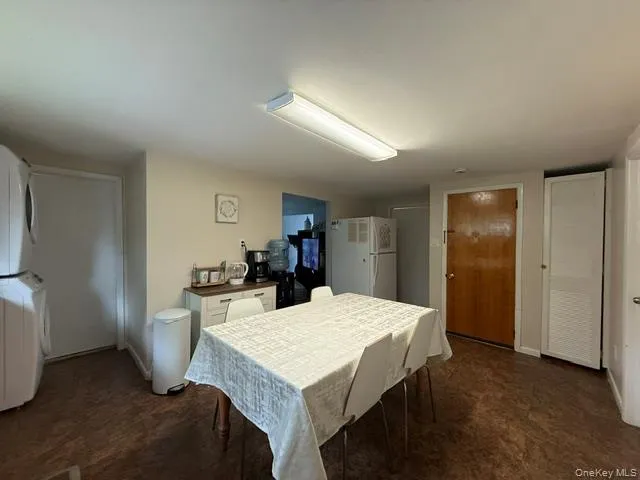 57 Hall Avenue, Clarkstown, NY, 1 Bedroom Bedrooms, 4 Rooms Rooms,1 BathroomBathrooms,Residential Lease,For Rent,Hall,0,991206 57 Hall Avenue, Clarkstown, NY, 1 Bedroom Bedrooms, 4 Rooms Rooms,1 BathroomBathrooms,Residential Lease,For Rent,Hall,0,991206