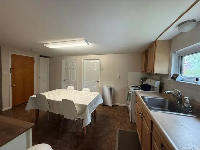 57 Hall Avenue, Clarkstown, NY, 1 Bedroom Bedrooms, 4 Rooms Rooms,1 BathroomBathrooms,Residential Lease,For Rent,Hall,0,991206 57 Hall Avenue, Clarkstown, NY, 1 Bedroom Bedrooms, 4 Rooms Rooms,1 BathroomBathrooms,Residential Lease,For Rent,Hall,0,991206