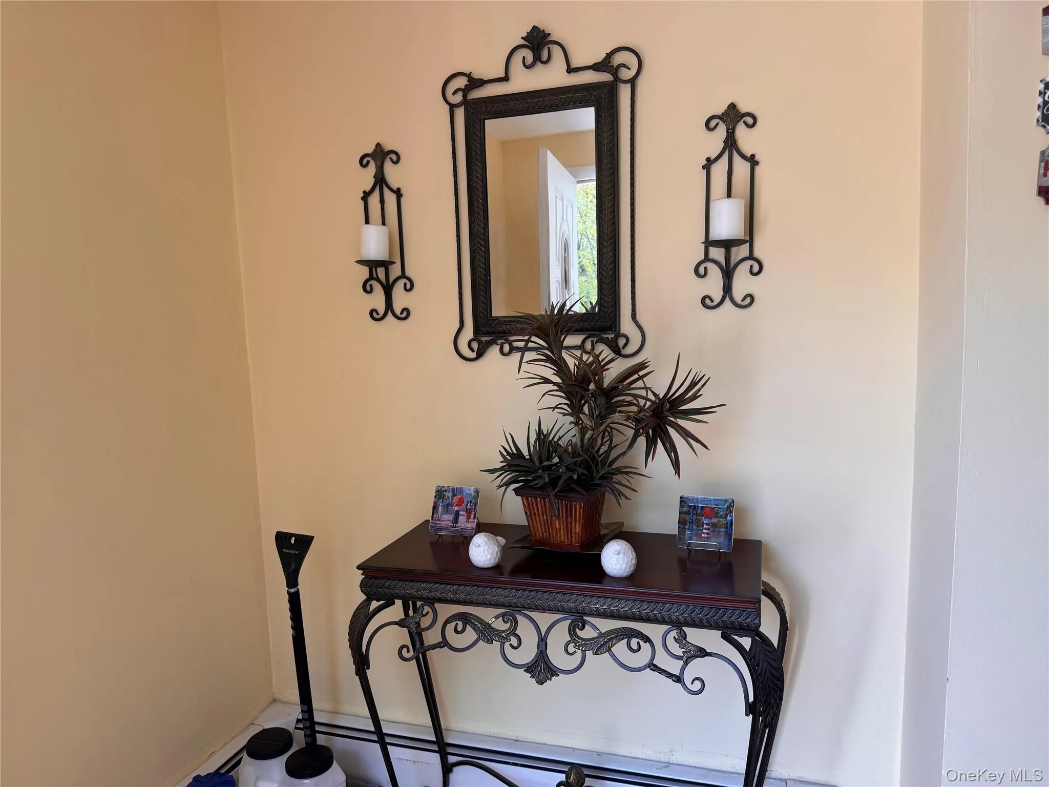 57 Hall Avenue, Clarkstown, NY, 1 Bedroom Bedrooms, 4 Rooms Rooms,1 BathroomBathrooms,Residential Lease,For Rent,Hall,0,991206 57 Hall Avenue, Clarkstown, NY, 1 Bedroom Bedrooms, 4 Rooms Rooms,1 BathroomBathrooms,Residential Lease,For Rent,Hall,0,991206