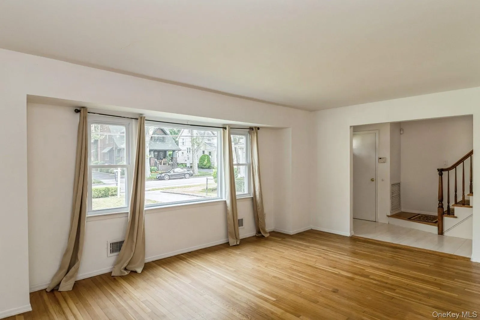 22 Central Street, Huntington, NY, 4 Bedrooms Bedrooms, 8 Rooms Rooms,2 BathroomsBathrooms,Residential Lease,For Rent,Central,0,991219 22 Central Street, Huntington, NY, 4 Bedrooms Bedrooms, 8 Rooms Rooms,2 BathroomsBathrooms,Residential Lease,For Rent,Central,0,991219