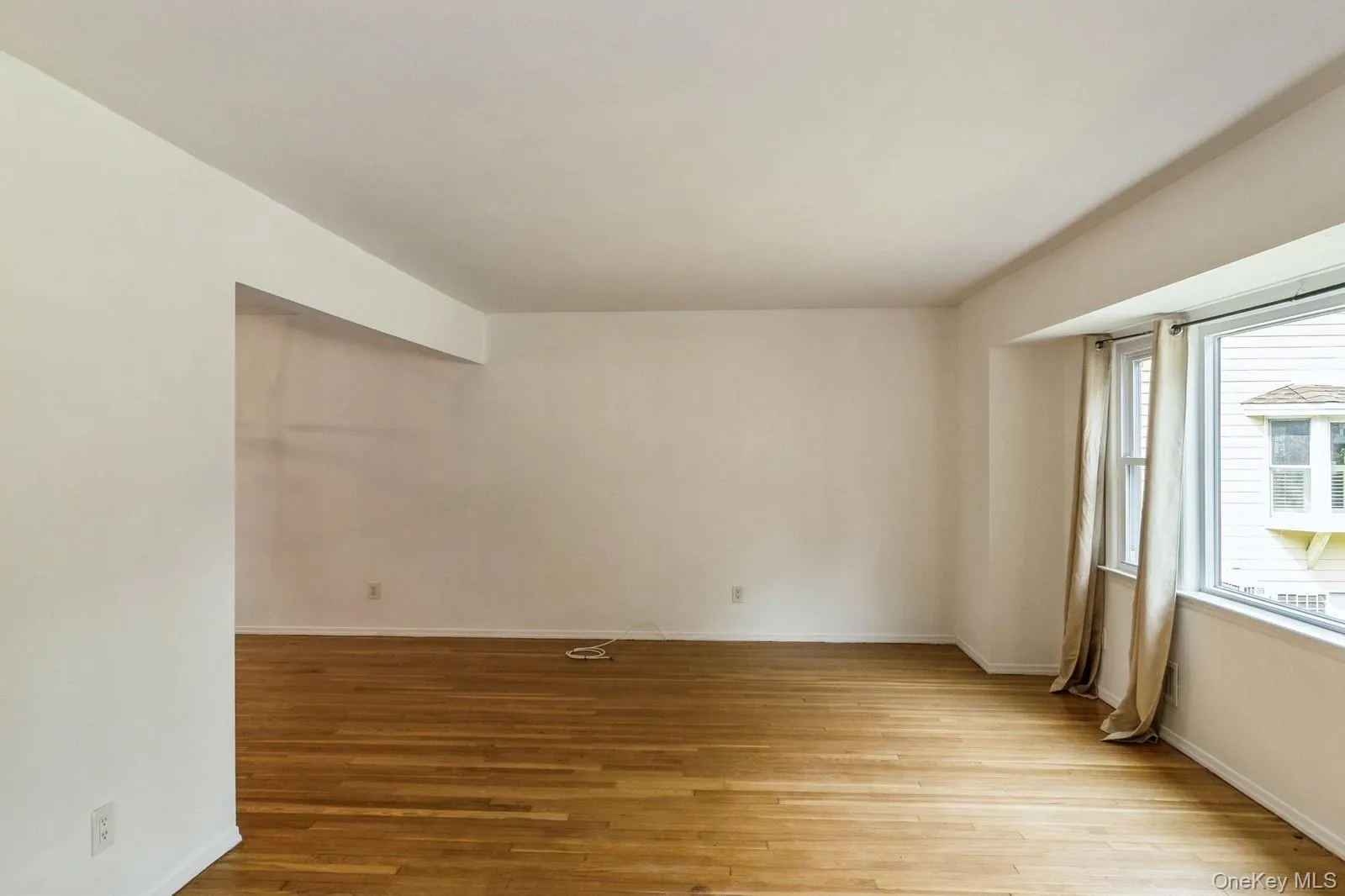 22 Central Street, Huntington, NY, 4 Bedrooms Bedrooms, 8 Rooms Rooms,2 BathroomsBathrooms,Residential Lease,For Rent,Central,0,991219 22 Central Street, Huntington, NY, 4 Bedrooms Bedrooms, 8 Rooms Rooms,2 BathroomsBathrooms,Residential Lease,For Rent,Central,0,991219