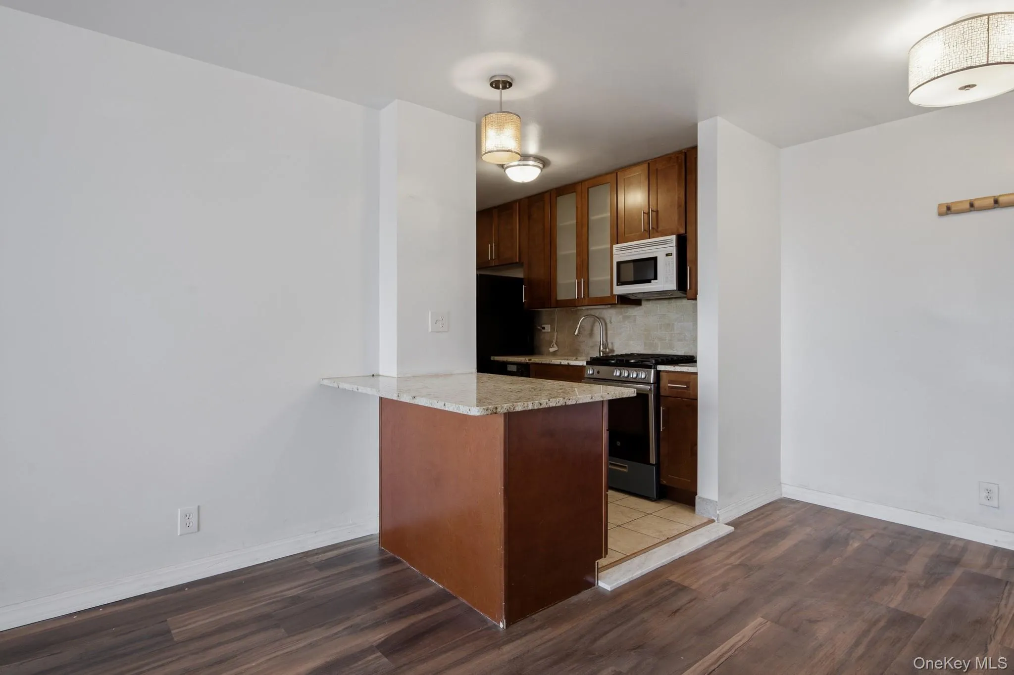 185 Hall Street, New York, NY, 3 Rooms Rooms,1 BathroomBathrooms,Residential Sale,For Rent,Hall,0,991222 185 Hall Street, New York, NY, 3 Rooms Rooms,1 BathroomBathrooms,Residential Sale,For Rent,Hall,0,991222