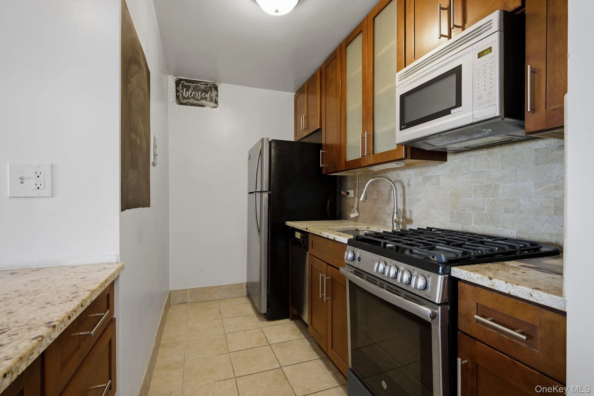 185 Hall Street, New York, NY, 3 Rooms Rooms,1 BathroomBathrooms,Residential Sale,For Rent,Hall,0,991222 185 Hall Street, New York, NY, 3 Rooms Rooms,1 BathroomBathrooms,Residential Sale,For Rent,Hall,0,991222