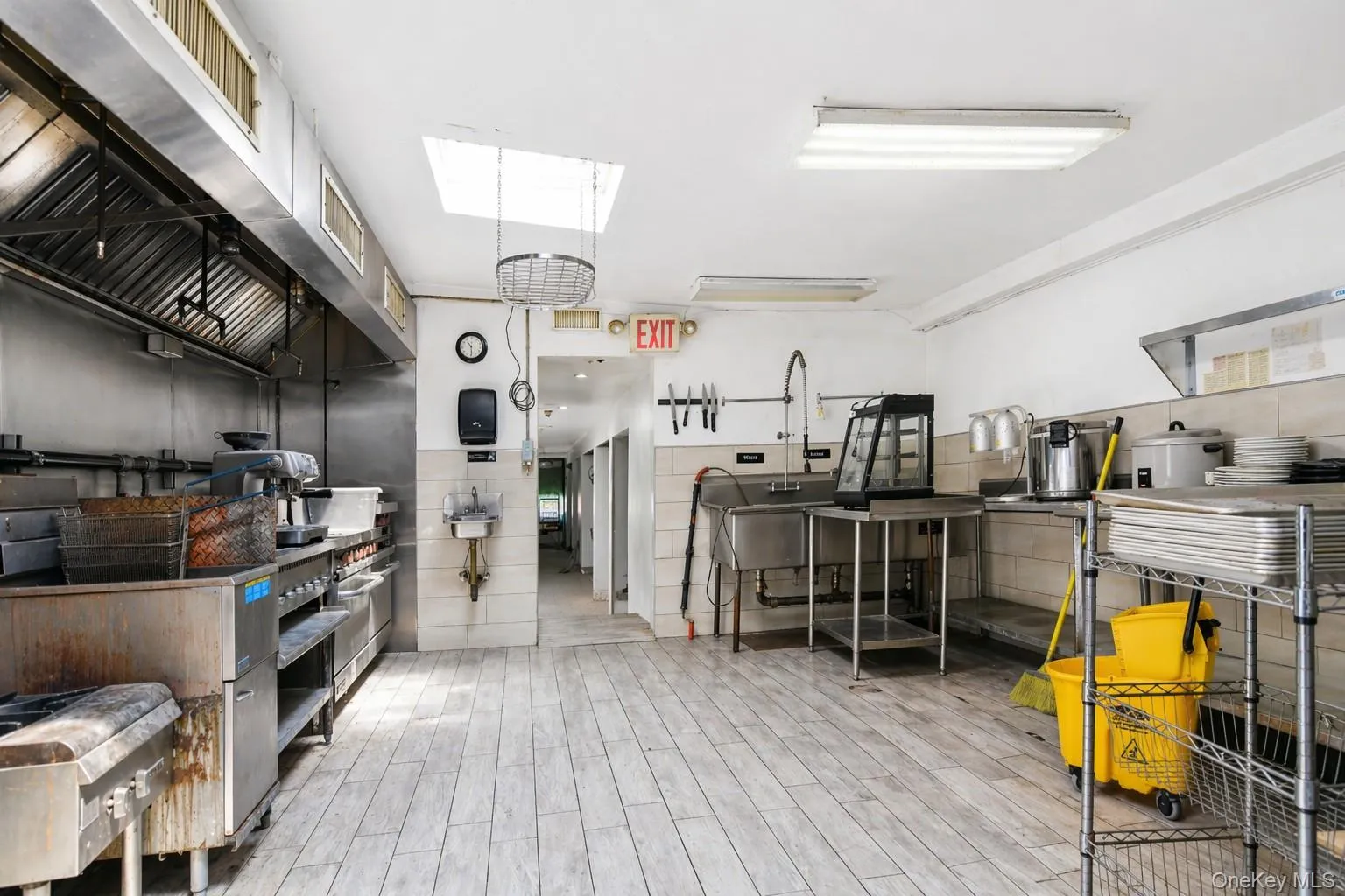 62-42 Forest Avenue, New York, NY, ,Commercial Lease,For Rent,Forest,0,991230 62-42 Forest Avenue, New York, NY, ,Commercial Lease,For Rent,Forest,0,991230