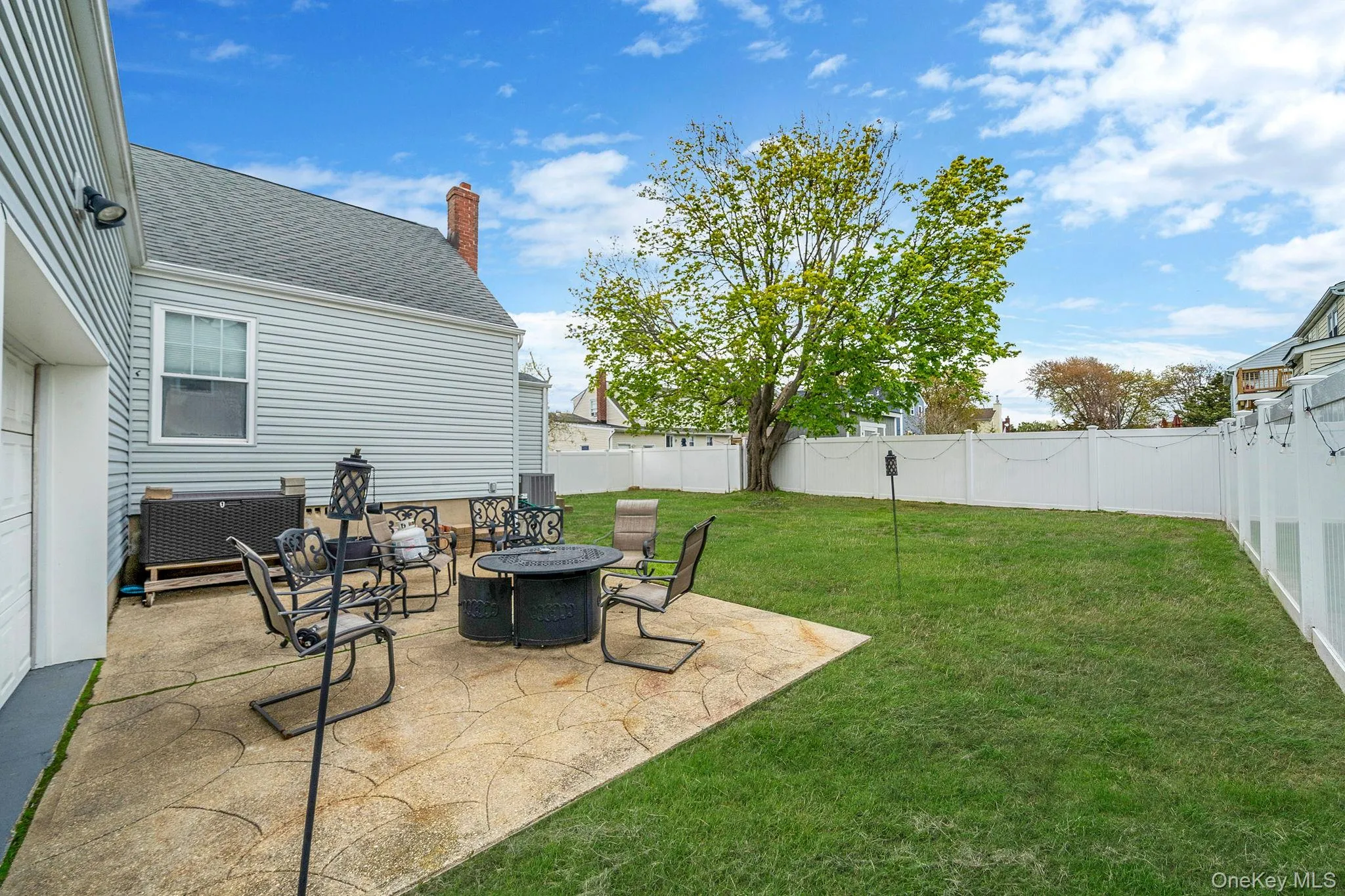 253 Riviera Drive, Babylon, NY, 4 Bedrooms Bedrooms, 8 Rooms Rooms,1 BathroomBathrooms,Residential,For Rent,Riviera,0,991270 253 Riviera Drive, Babylon, NY, 4 Bedrooms Bedrooms, 8 Rooms Rooms,1 BathroomBathrooms,Residential,For Rent,Riviera,0,991270