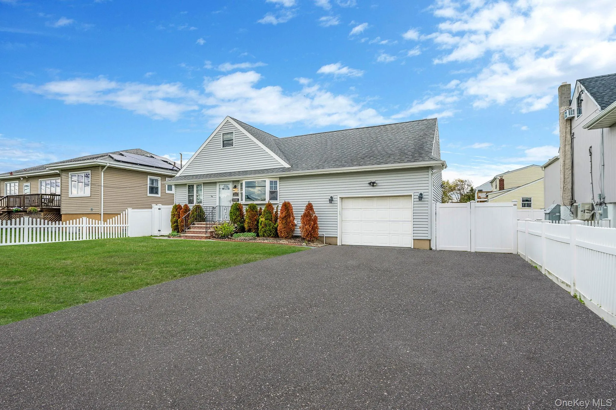 253 Riviera Drive, Babylon, NY, 4 Bedrooms Bedrooms, 8 Rooms Rooms,1 BathroomBathrooms,Residential,For Rent,Riviera,0,991270 253 Riviera Drive, Babylon, NY, 4 Bedrooms Bedrooms, 8 Rooms Rooms,1 BathroomBathrooms,Residential,For Rent,Riviera,0,991270