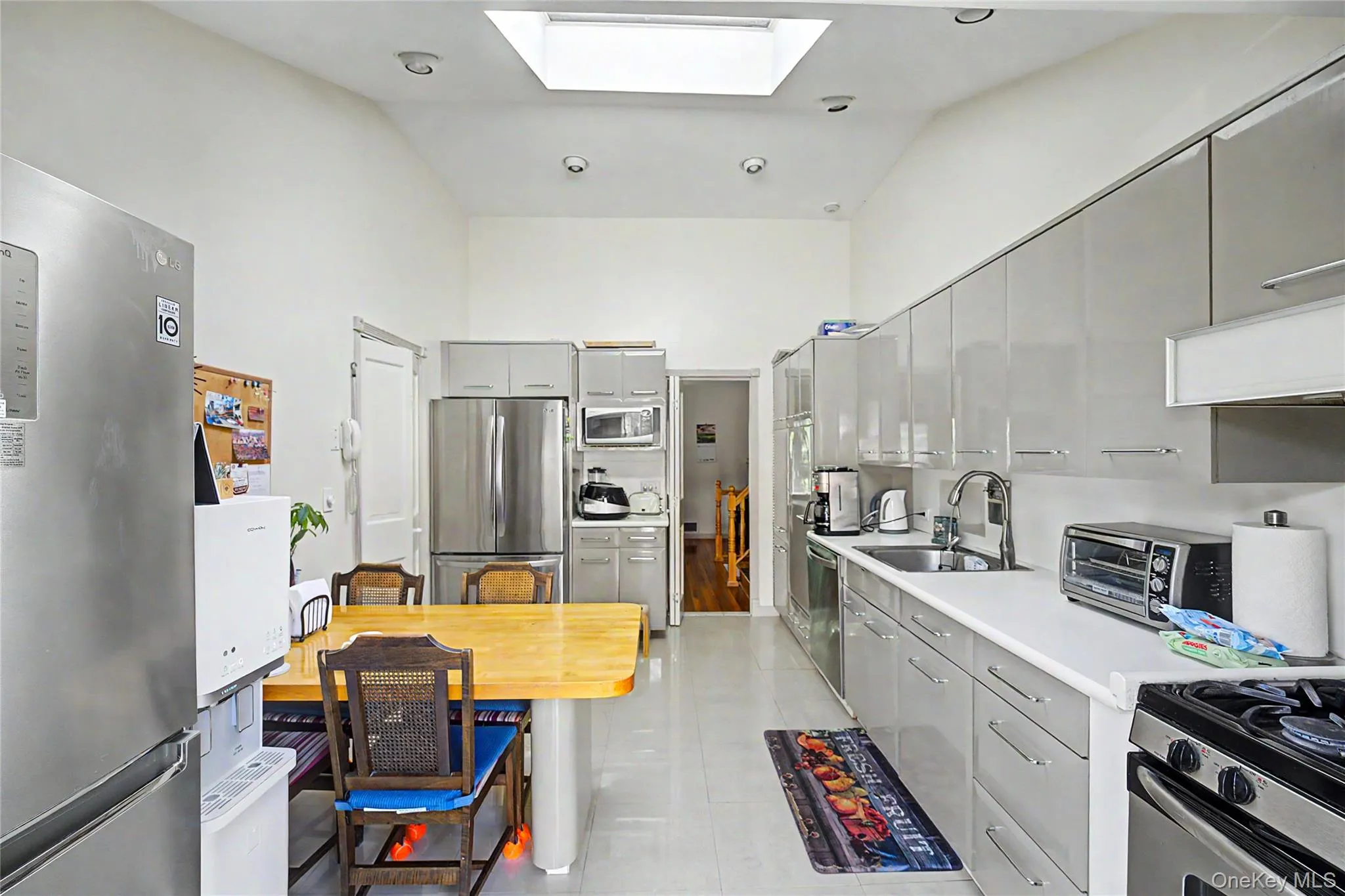 105 Serpentine Lane, North Hempstead, NY, 3 Bedrooms Bedrooms, 7 Rooms Rooms,2 BathroomsBathrooms,Residential,For Rent,Serpentine,0,991281 105 Serpentine Lane, North Hempstead, NY, 3 Bedrooms Bedrooms, 7 Rooms Rooms,2 BathroomsBathrooms,Residential,For Rent,Serpentine,0,991281