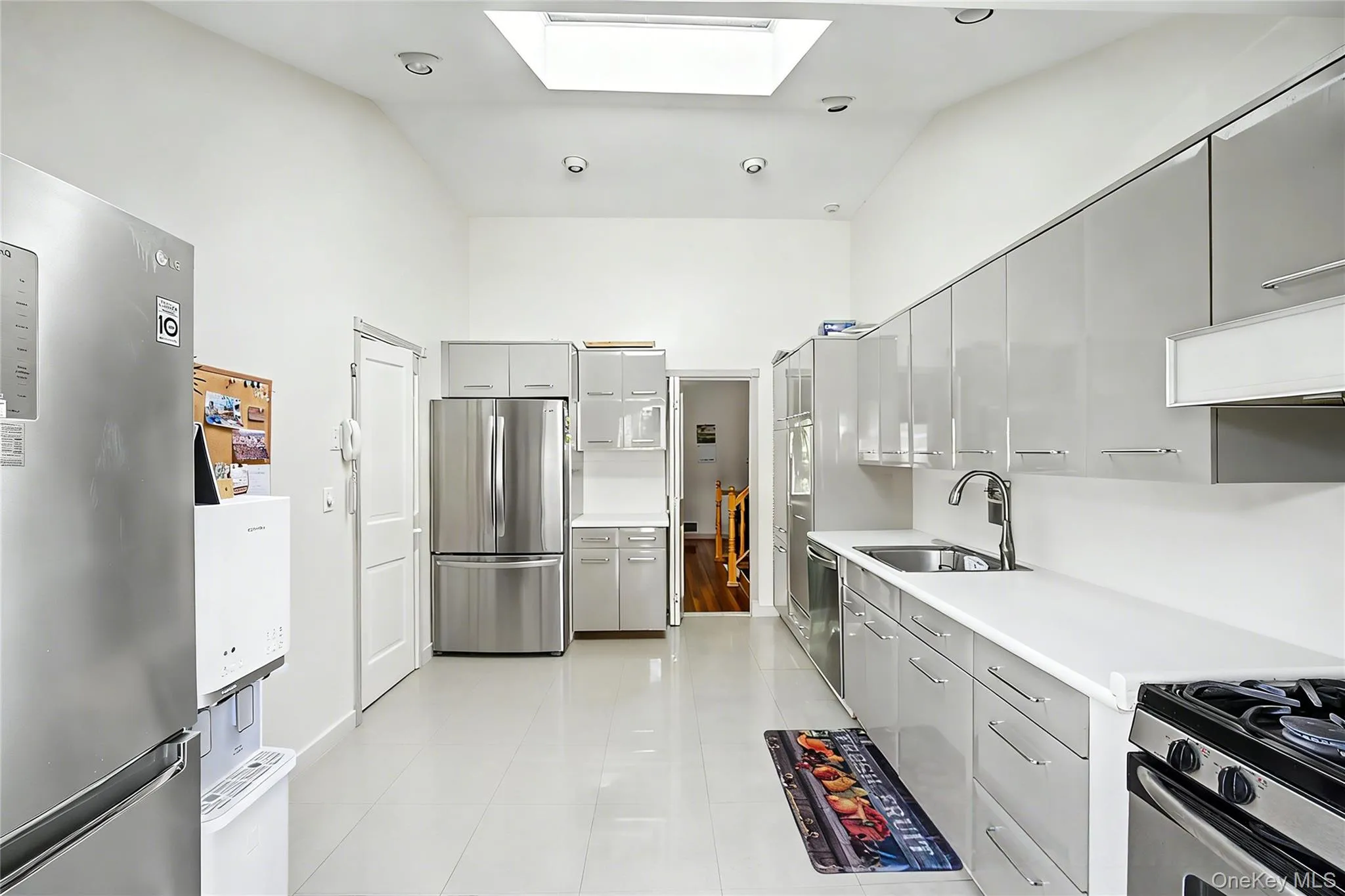 105 Serpentine Lane, North Hempstead, NY, 3 Bedrooms Bedrooms, 7 Rooms Rooms,2 BathroomsBathrooms,Residential,For Rent,Serpentine,0,991281 105 Serpentine Lane, North Hempstead, NY, 3 Bedrooms Bedrooms, 7 Rooms Rooms,2 BathroomsBathrooms,Residential,For Rent,Serpentine,0,991281