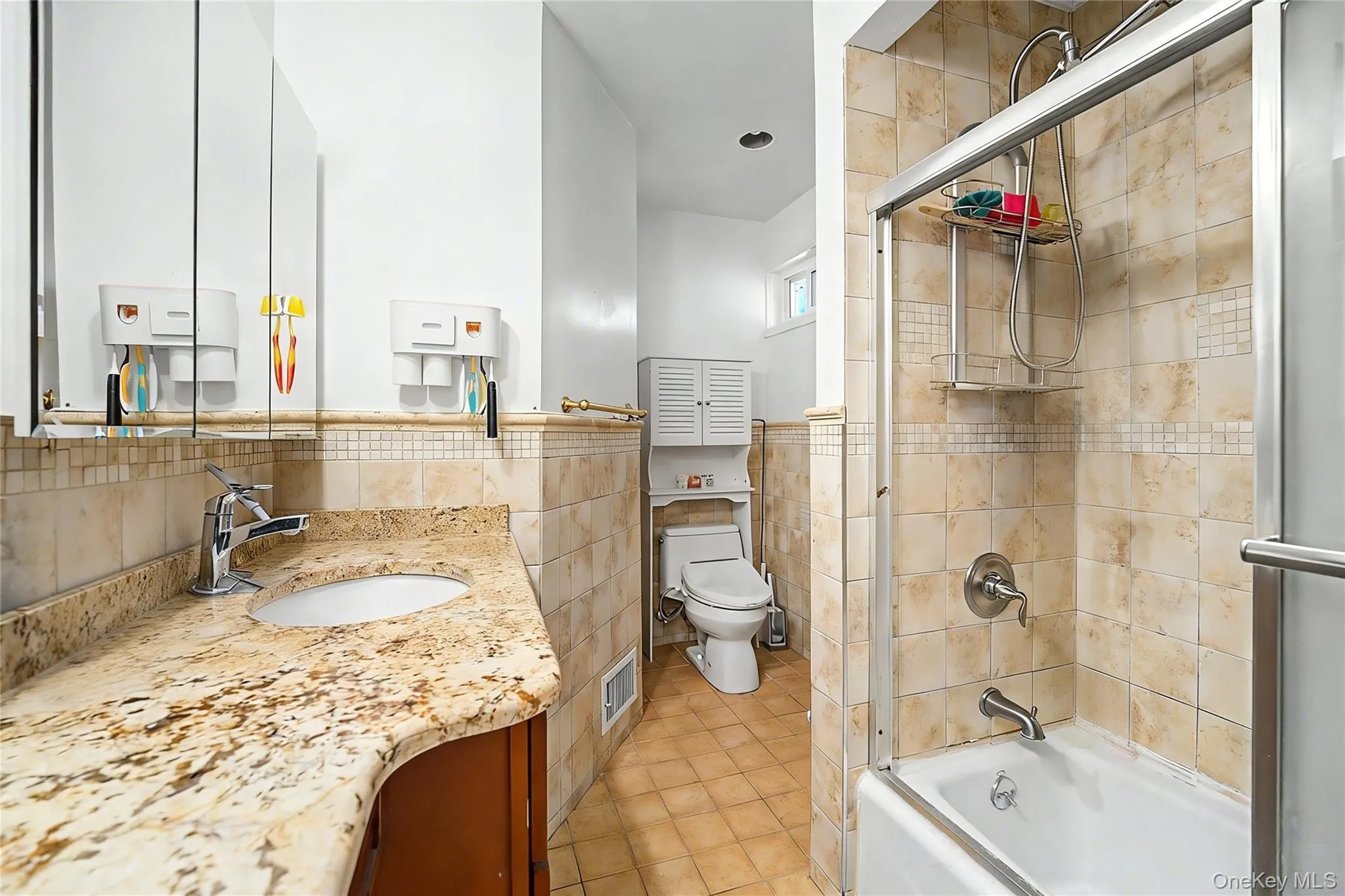 105 Serpentine Lane, North Hempstead, NY, 3 Bedrooms Bedrooms, 7 Rooms Rooms,2 BathroomsBathrooms,Residential,For Rent,Serpentine,0,991281 105 Serpentine Lane, North Hempstead, NY, 3 Bedrooms Bedrooms, 7 Rooms Rooms,2 BathroomsBathrooms,Residential,For Rent,Serpentine,0,991281