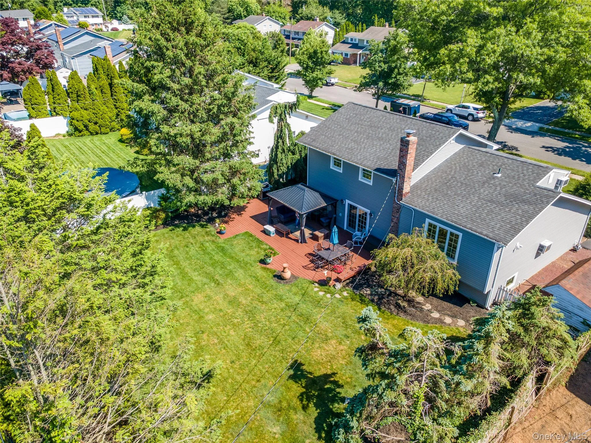 Beautiful Splanch with Updated Roof/Siding on .23 Acre Lot! Beautiful Splanch with Updated Roof/Siding on .23 Acre Lot!