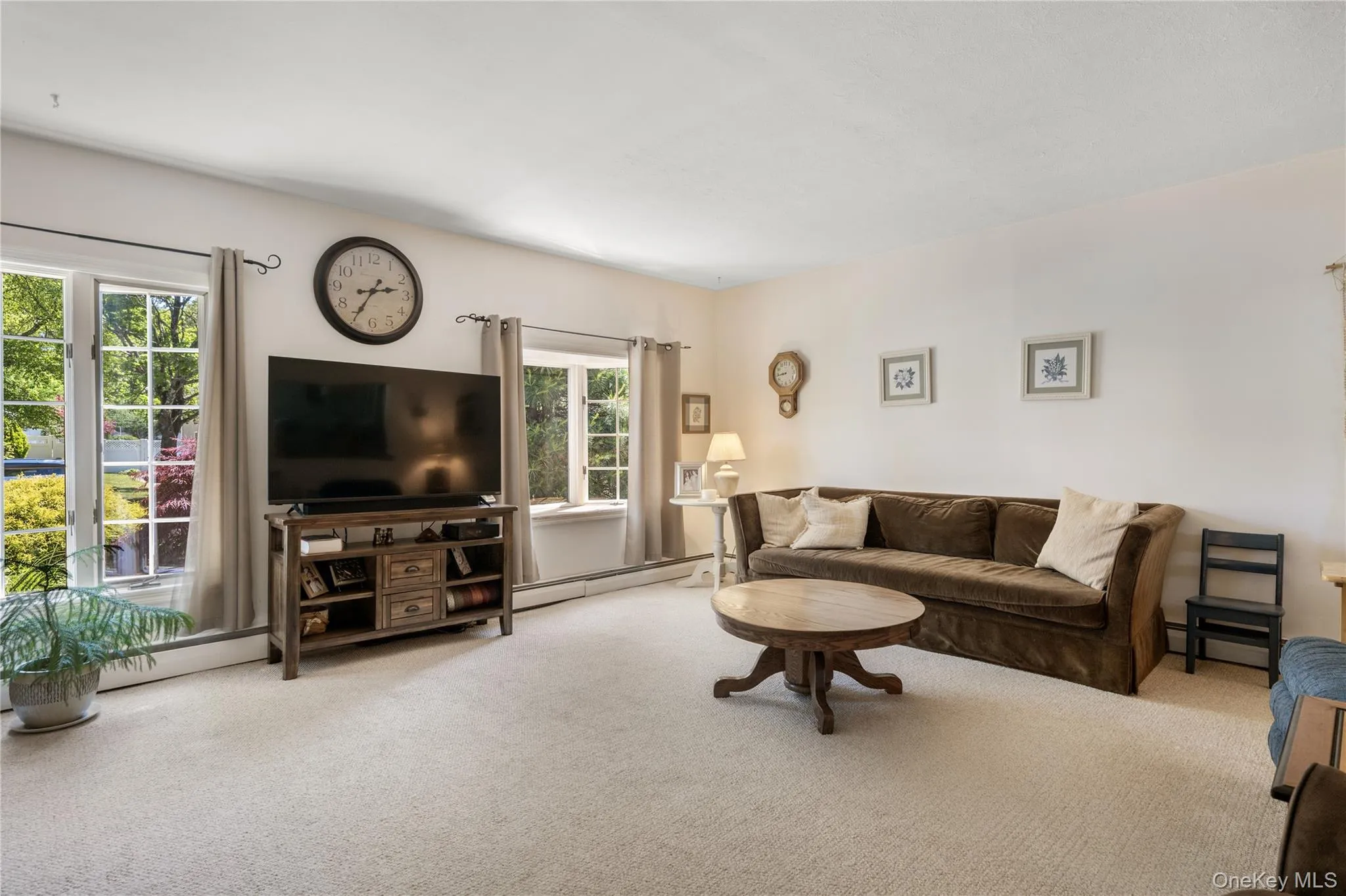 Den with Bay Window Den with Bay Window