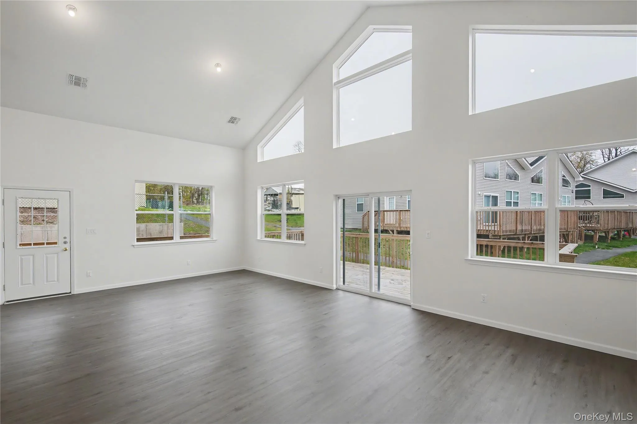 8 Waverly Avenue, Thompson, NY, 3 Bedrooms Bedrooms, 5 Rooms Rooms,2 BathroomsBathrooms,Residential Sale,For Rent,Waverly,0,991313 8 Waverly Avenue, Thompson, NY, 3 Bedrooms Bedrooms, 5 Rooms Rooms,2 BathroomsBathrooms,Residential Sale,For Rent,Waverly,0,991313