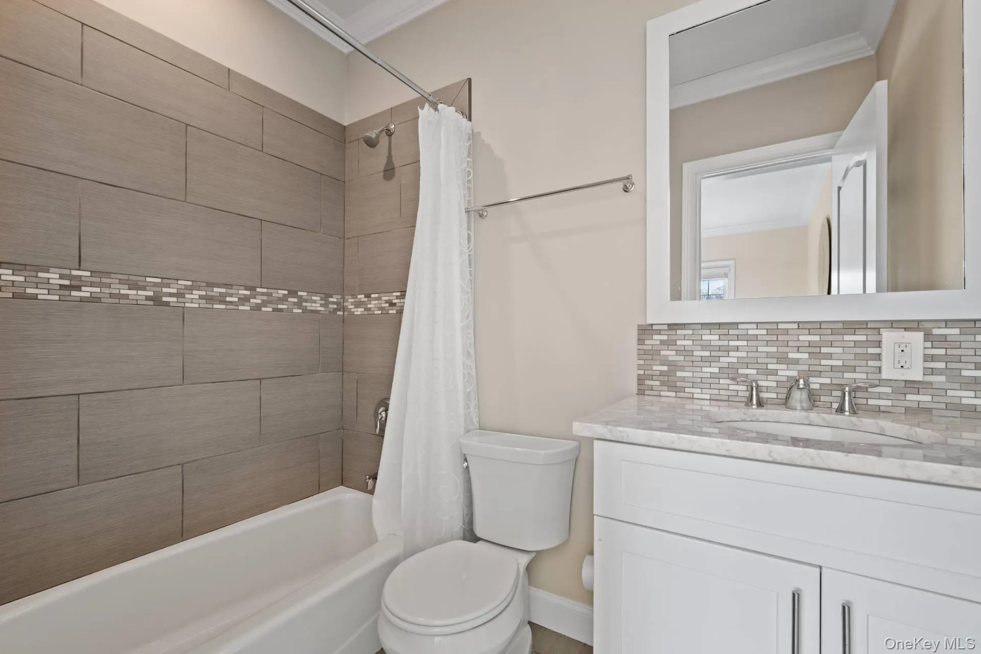 490 Montauk Highway, Southampton, NY, 5 Bedrooms Bedrooms, 14 Rooms Rooms,6 BathroomsBathrooms,Residential Lease,For Rent,Montauk,0,991331 490 Montauk Highway, Southampton, NY, 5 Bedrooms Bedrooms, 14 Rooms Rooms,6 BathroomsBathrooms,Residential Lease,For Rent,Montauk,0,991331