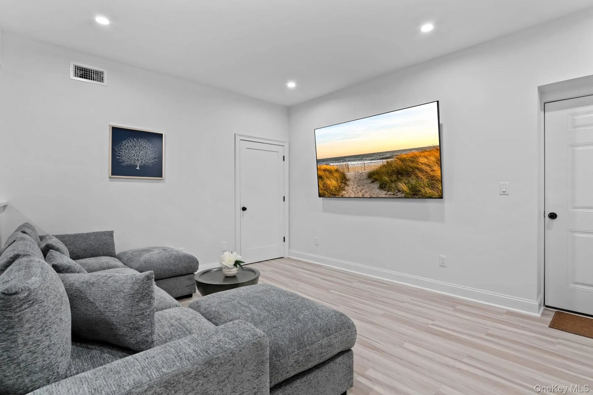490 Montauk Highway, Southampton, NY, 5 Bedrooms Bedrooms, 14 Rooms Rooms,6 BathroomsBathrooms,Residential Lease,For Rent,Montauk,0,991331 490 Montauk Highway, Southampton, NY, 5 Bedrooms Bedrooms, 14 Rooms Rooms,6 BathroomsBathrooms,Residential Lease,For Rent,Montauk,0,991331