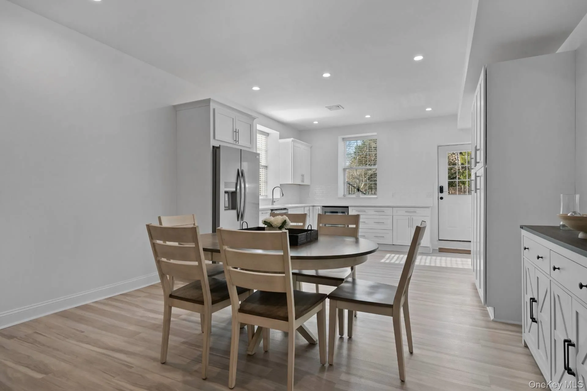 490 Montauk Highway, Southampton, NY, 5 Bedrooms Bedrooms, 14 Rooms Rooms,6 BathroomsBathrooms,Residential Lease,For Rent,Montauk,0,991331 490 Montauk Highway, Southampton, NY, 5 Bedrooms Bedrooms, 14 Rooms Rooms,6 BathroomsBathrooms,Residential Lease,For Rent,Montauk,0,991331