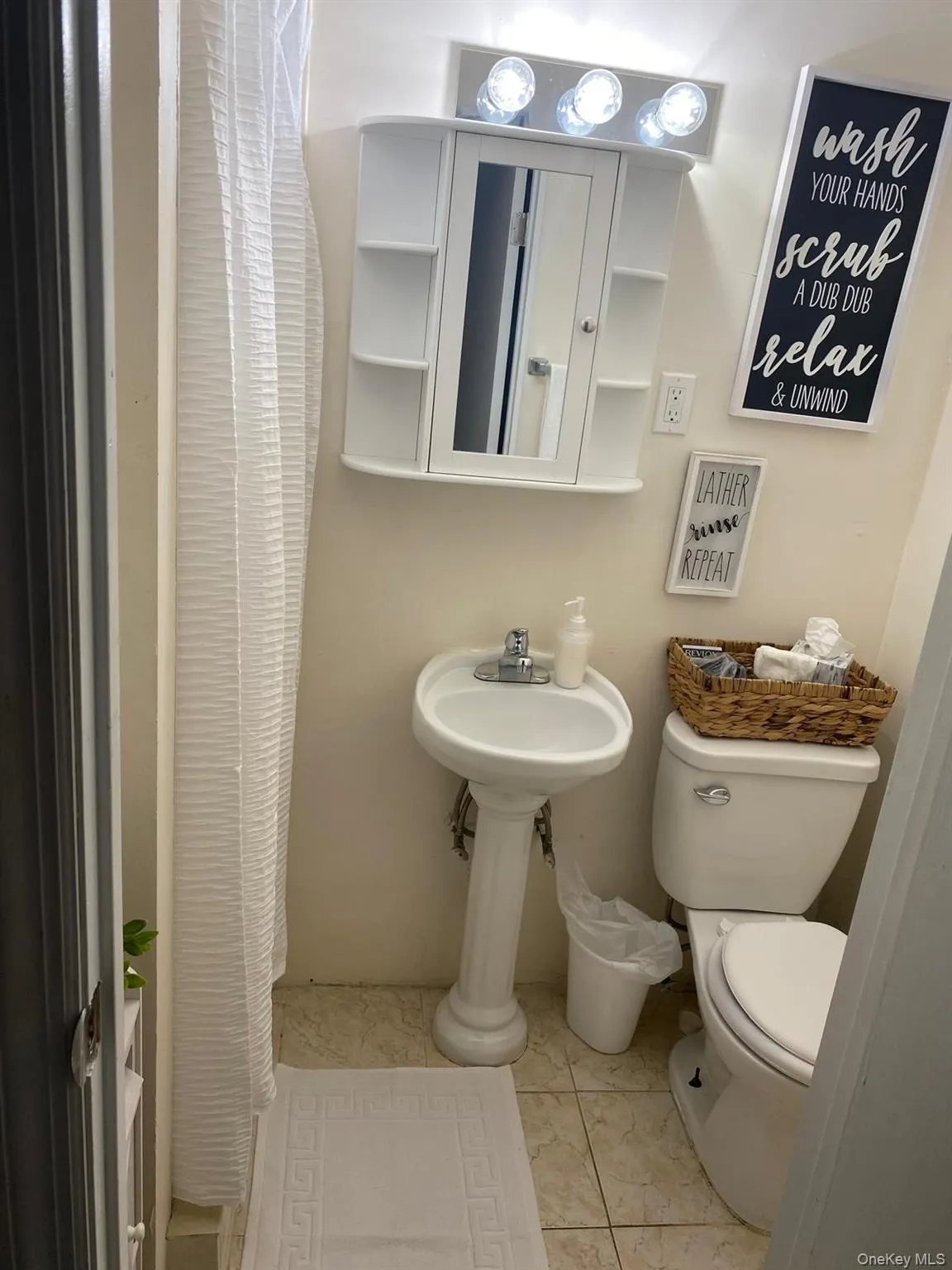 Bathroom/Shower Bathroom/Shower