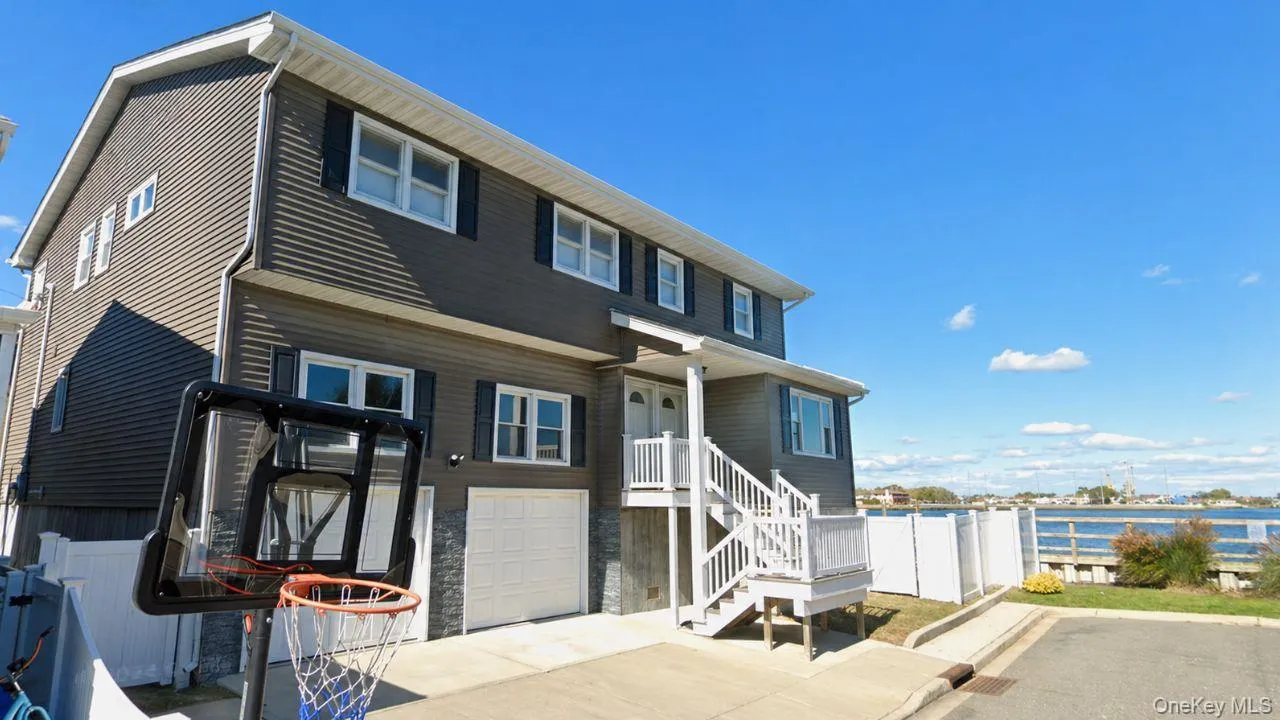 93 Armour Street, Long Beach, NY, 4 Bedrooms Bedrooms, 13 Rooms Rooms,3 BathroomsBathrooms,Residential Lease,For Rent,Armour,0,991336 93 Armour Street, Long Beach, NY, 4 Bedrooms Bedrooms, 13 Rooms Rooms,3 BathroomsBathrooms,Residential Lease,For Rent,Armour,0,991336