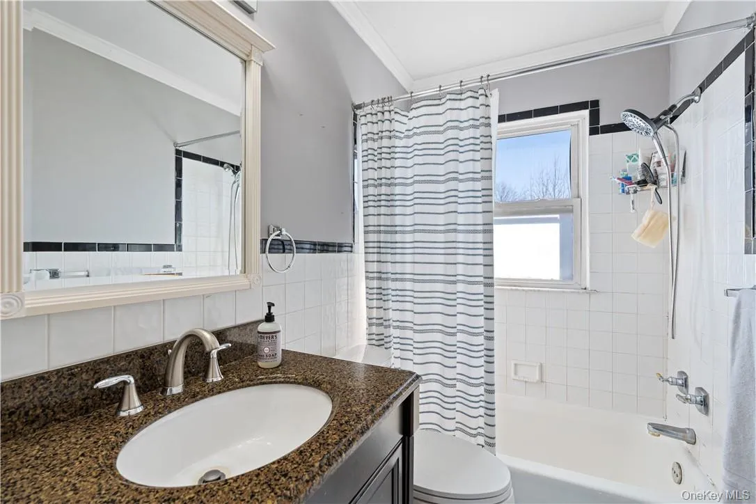 full bathroom full bathroom