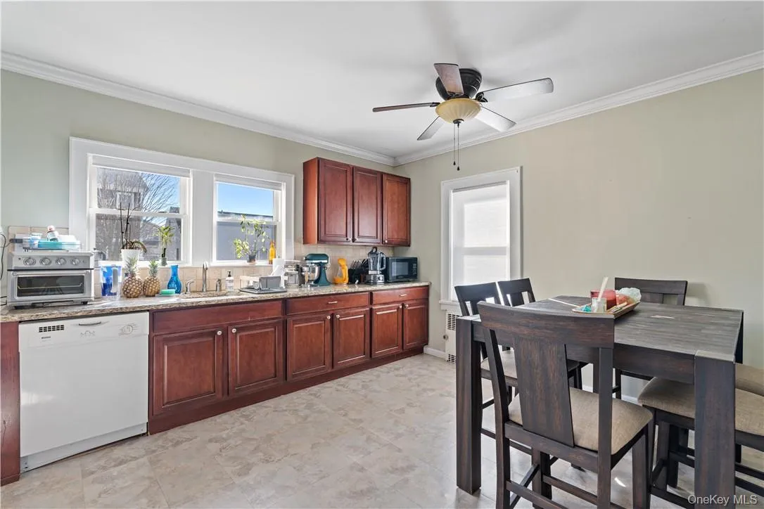 204 Lakeview Avenue, Harrison, NY, 3 Bedrooms Bedrooms, 6 Rooms Rooms,1 BathroomBathrooms,Residential Lease,For Rent,Lakeview,0,991337 204 Lakeview Avenue, Harrison, NY, 3 Bedrooms Bedrooms, 6 Rooms Rooms,1 BathroomBathrooms,Residential Lease,For Rent,Lakeview,0,991337