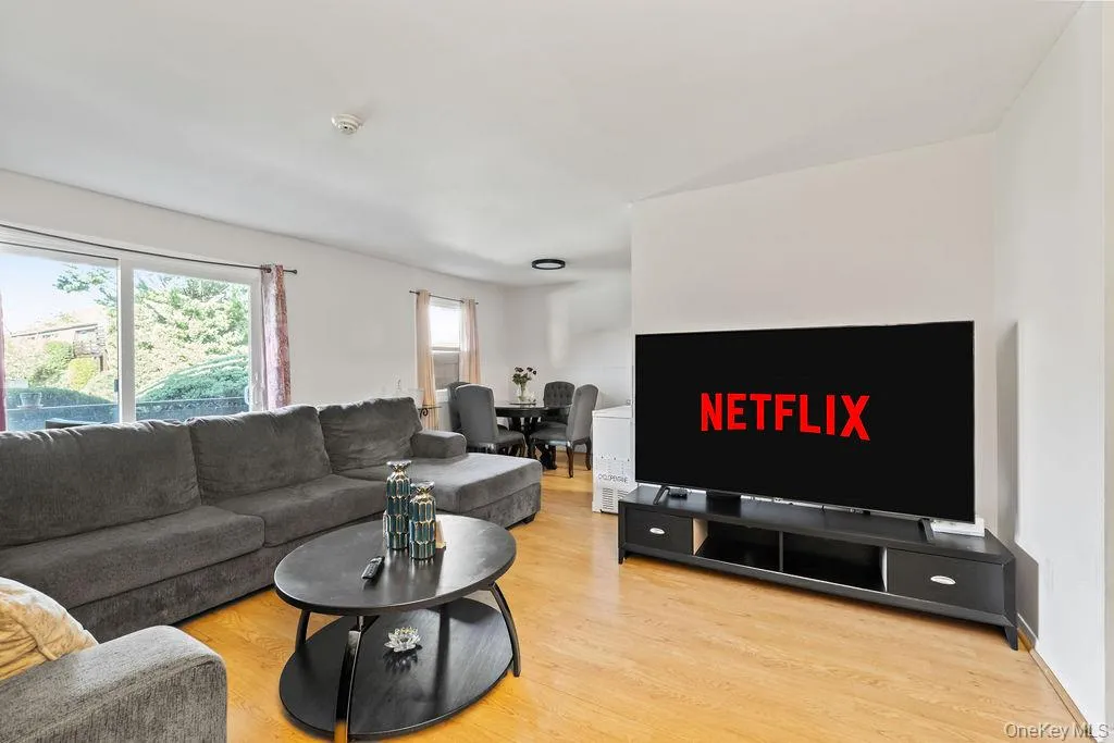 19 New Holland Village, Clarkstown, NY, 2 Bedrooms Bedrooms, 5 Rooms Rooms,1 BathroomBathrooms,Residential Sale,For Rent,New Holland,0,991341 19 New Holland Village, Clarkstown, NY, 2 Bedrooms Bedrooms, 5 Rooms Rooms,1 BathroomBathrooms,Residential Sale,For Rent,New Holland,0,991341