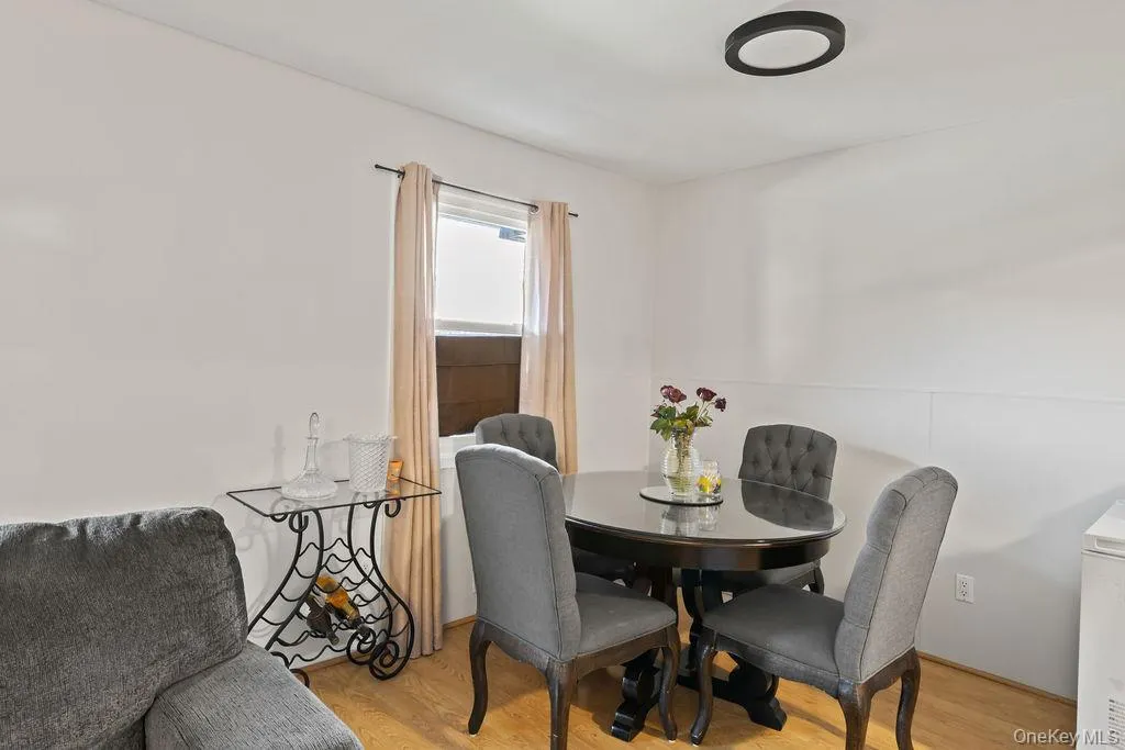 19 New Holland Village, Clarkstown, NY, 2 Bedrooms Bedrooms, 5 Rooms Rooms,1 BathroomBathrooms,Residential Sale,For Rent,New Holland,0,991341 19 New Holland Village, Clarkstown, NY, 2 Bedrooms Bedrooms, 5 Rooms Rooms,1 BathroomBathrooms,Residential Sale,For Rent,New Holland,0,991341