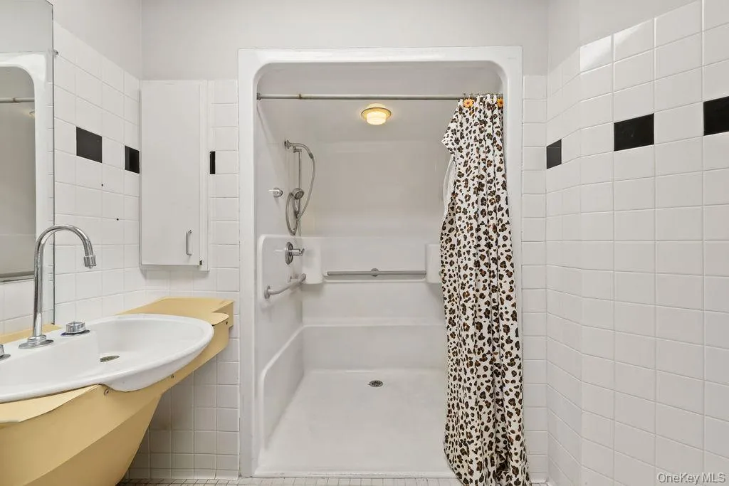 19 New Holland Village, Clarkstown, NY, 2 Bedrooms Bedrooms, 5 Rooms Rooms,1 BathroomBathrooms,Residential Sale,For Rent,New Holland,0,991341 19 New Holland Village, Clarkstown, NY, 2 Bedrooms Bedrooms, 5 Rooms Rooms,1 BathroomBathrooms,Residential Sale,For Rent,New Holland,0,991341
