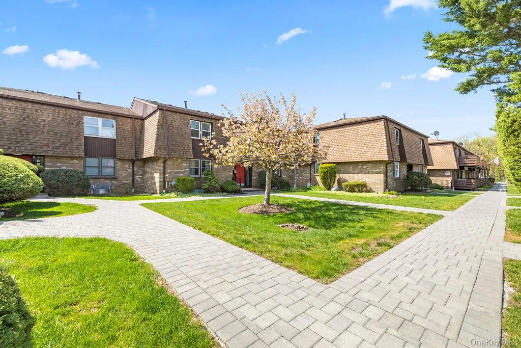 19 New Holland Village, Clarkstown, NY, 2 Bedrooms Bedrooms, 5 Rooms Rooms,1 BathroomBathrooms,Residential Sale,For Rent,New Holland,0,991341 19 New Holland Village, Clarkstown, NY, 2 Bedrooms Bedrooms, 5 Rooms Rooms,1 BathroomBathrooms,Residential Sale,For Rent,New Holland,0,991341