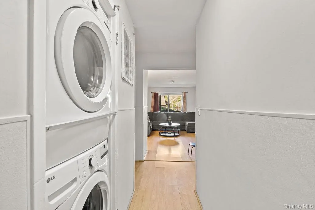 19 New Holland Village, Clarkstown, NY, 2 Bedrooms Bedrooms, 5 Rooms Rooms,1 BathroomBathrooms,Residential Sale,For Rent,New Holland,0,991341 19 New Holland Village, Clarkstown, NY, 2 Bedrooms Bedrooms, 5 Rooms Rooms,1 BathroomBathrooms,Residential Sale,For Rent,New Holland,0,991341