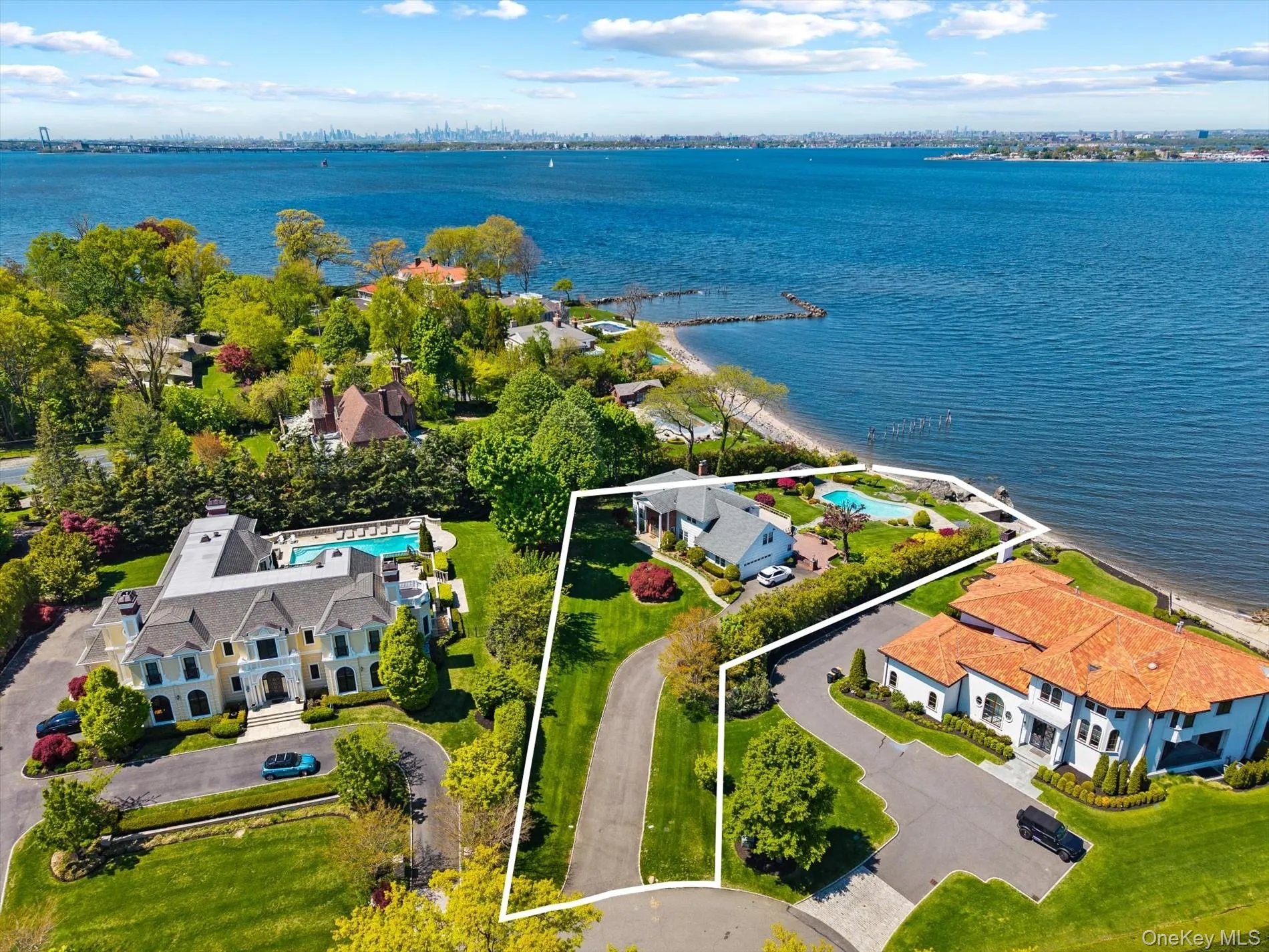 24 Cricket Lane, North Hempstead, NY, 6 Bedrooms Bedrooms, 11 Rooms Rooms,4 BathroomsBathrooms,Residential Sale,For Rent,Cricket,0,991342 24 Cricket Lane, North Hempstead, NY, 6 Bedrooms Bedrooms, 11 Rooms Rooms,4 BathroomsBathrooms,Residential Sale,For Rent,Cricket,0,991342