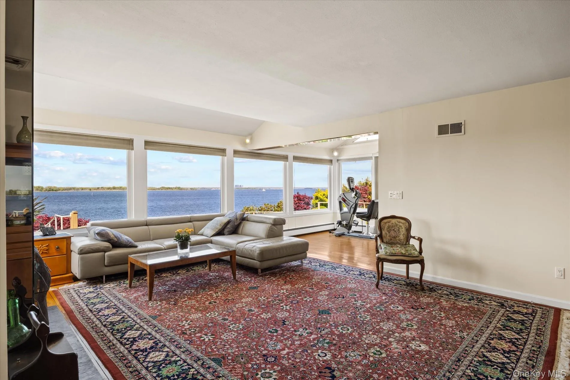 24 Cricket Lane, North Hempstead, NY, 6 Bedrooms Bedrooms, 11 Rooms Rooms,4 BathroomsBathrooms,Residential Sale,For Rent,Cricket,0,991342 24 Cricket Lane, North Hempstead, NY, 6 Bedrooms Bedrooms, 11 Rooms Rooms,4 BathroomsBathrooms,Residential Sale,For Rent,Cricket,0,991342