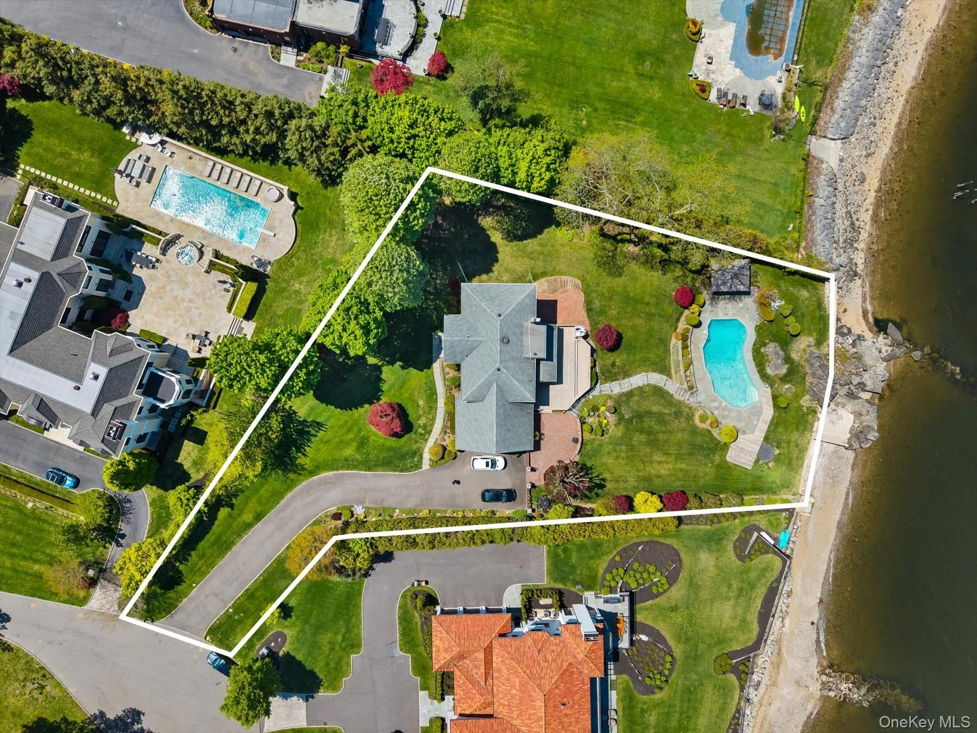 24 Cricket Lane, North Hempstead, NY, 6 Bedrooms Bedrooms, 11 Rooms Rooms,4 BathroomsBathrooms,Residential Sale,For Rent,Cricket,0,991342 24 Cricket Lane, North Hempstead, NY, 6 Bedrooms Bedrooms, 11 Rooms Rooms,4 BathroomsBathrooms,Residential Sale,For Rent,Cricket,0,991342