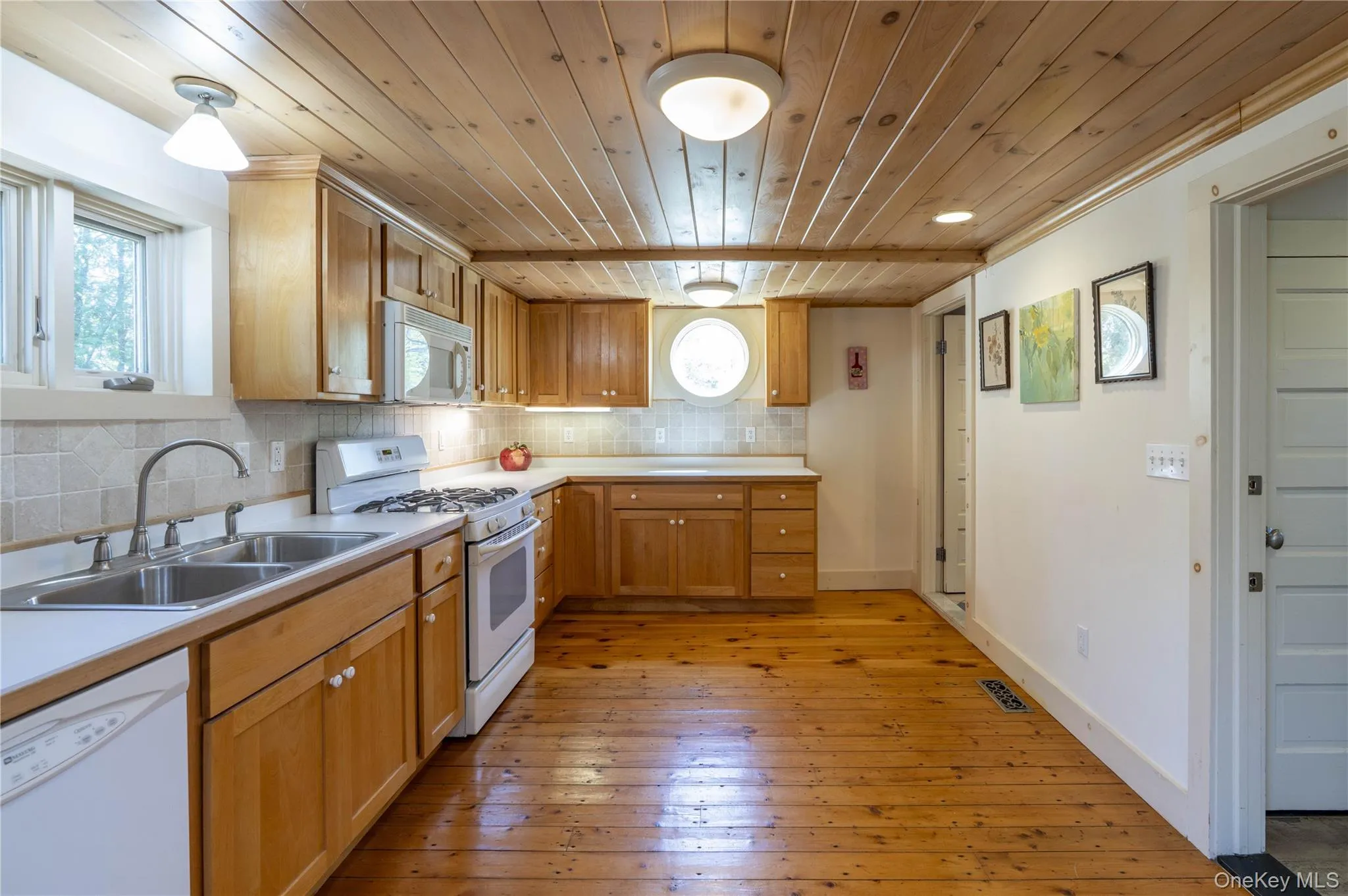 606 Church Avenue, Germantown, NY, 3 Bedrooms Bedrooms, 8 Rooms Rooms,2 BathroomsBathrooms,Residential Sale,For Rent,Church,0,991355 606 Church Avenue, Germantown, NY, 3 Bedrooms Bedrooms, 8 Rooms Rooms,2 BathroomsBathrooms,Residential Sale,For Rent,Church,0,991355