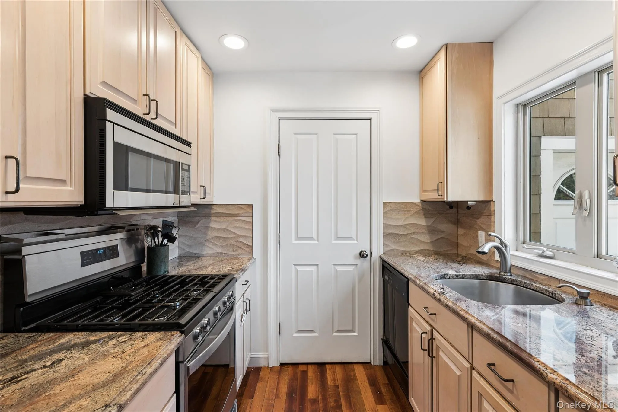 60 Forester Street, Long Beach, NY, 3 Bedrooms Bedrooms, 8 Rooms Rooms,2 BathroomsBathrooms,Residential,For Rent,Forester,0,991359 60 Forester Street, Long Beach, NY, 3 Bedrooms Bedrooms, 8 Rooms Rooms,2 BathroomsBathrooms,Residential,For Rent,Forester,0,991359