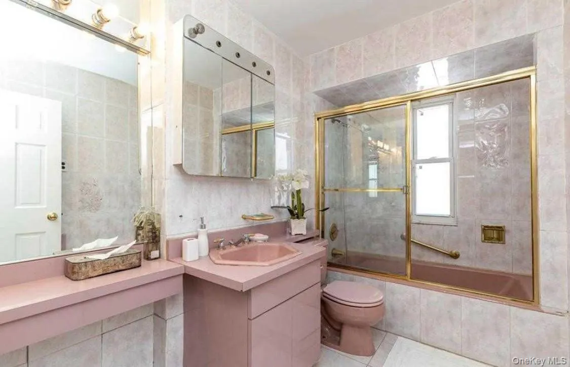 7314 174th Street, New York, NY, 4 Bedrooms Bedrooms, 7 Rooms Rooms,2 BathroomsBathrooms,Residential Lease,For Rent,174th,0,991360 7314 174th Street, New York, NY, 4 Bedrooms Bedrooms, 7 Rooms Rooms,2 BathroomsBathrooms,Residential Lease,For Rent,174th,0,991360