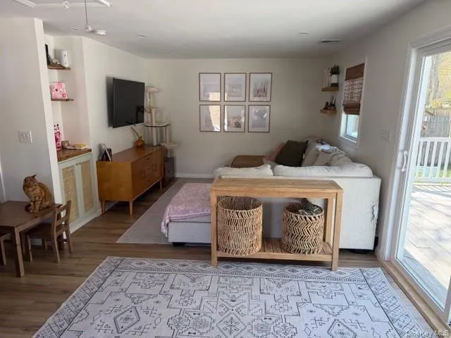 10 Hollingsworth Place, Brookhaven, NY, 3 Bedrooms Bedrooms, 6 Rooms Rooms,2 BathroomsBathrooms,Residential Lease,For Rent,Hollingsworth,0,991378 10 Hollingsworth Place, Brookhaven, NY, 3 Bedrooms Bedrooms, 6 Rooms Rooms,2 BathroomsBathrooms,Residential Lease,For Rent,Hollingsworth,0,991378