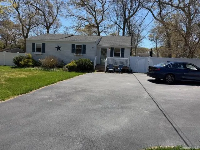 10 Hollingsworth Place, Brookhaven, NY, 3 Bedrooms Bedrooms, 6 Rooms Rooms,2 BathroomsBathrooms,Residential Lease,For Rent,Hollingsworth,0,991378 10 Hollingsworth Place, Brookhaven, NY, 3 Bedrooms Bedrooms, 6 Rooms Rooms,2 BathroomsBathrooms,Residential Lease,For Rent,Hollingsworth,0,991378