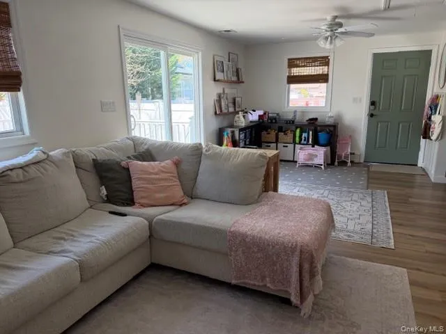 10 Hollingsworth Place, Brookhaven, NY, 3 Bedrooms Bedrooms, 6 Rooms Rooms,2 BathroomsBathrooms,Residential Lease,For Rent,Hollingsworth,0,991378 10 Hollingsworth Place, Brookhaven, NY, 3 Bedrooms Bedrooms, 6 Rooms Rooms,2 BathroomsBathrooms,Residential Lease,For Rent,Hollingsworth,0,991378