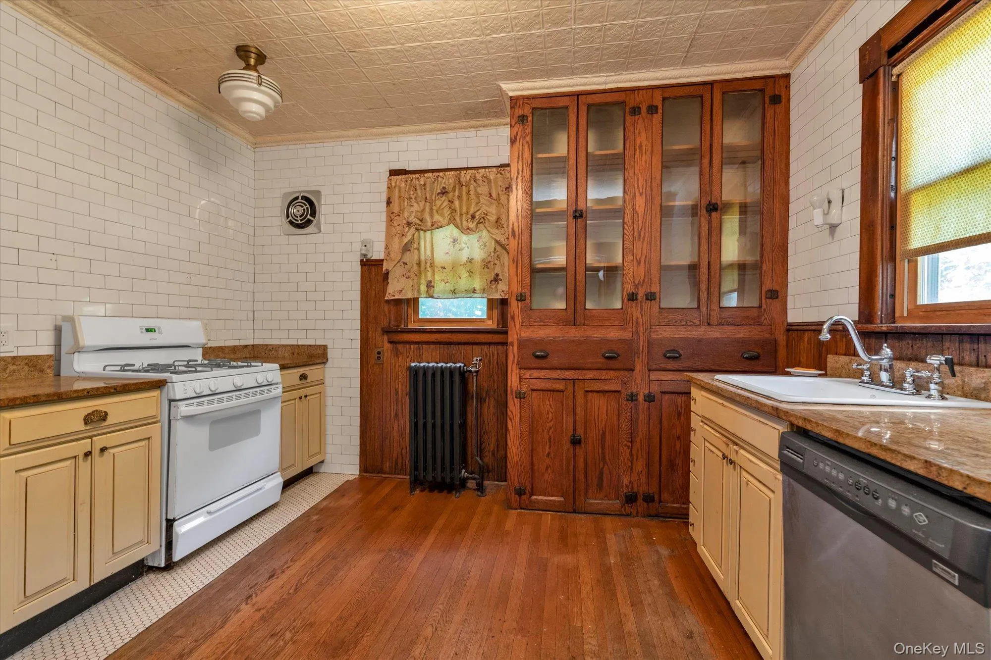 15 Wilson Lane, Hempstead, NY, 3 Bedrooms Bedrooms, 8 Rooms Rooms,1 BathroomBathrooms,Residential,For Rent,Wilson,0,991388 15 Wilson Lane, Hempstead, NY, 3 Bedrooms Bedrooms, 8 Rooms Rooms,1 BathroomBathrooms,Residential,For Rent,Wilson,0,991388