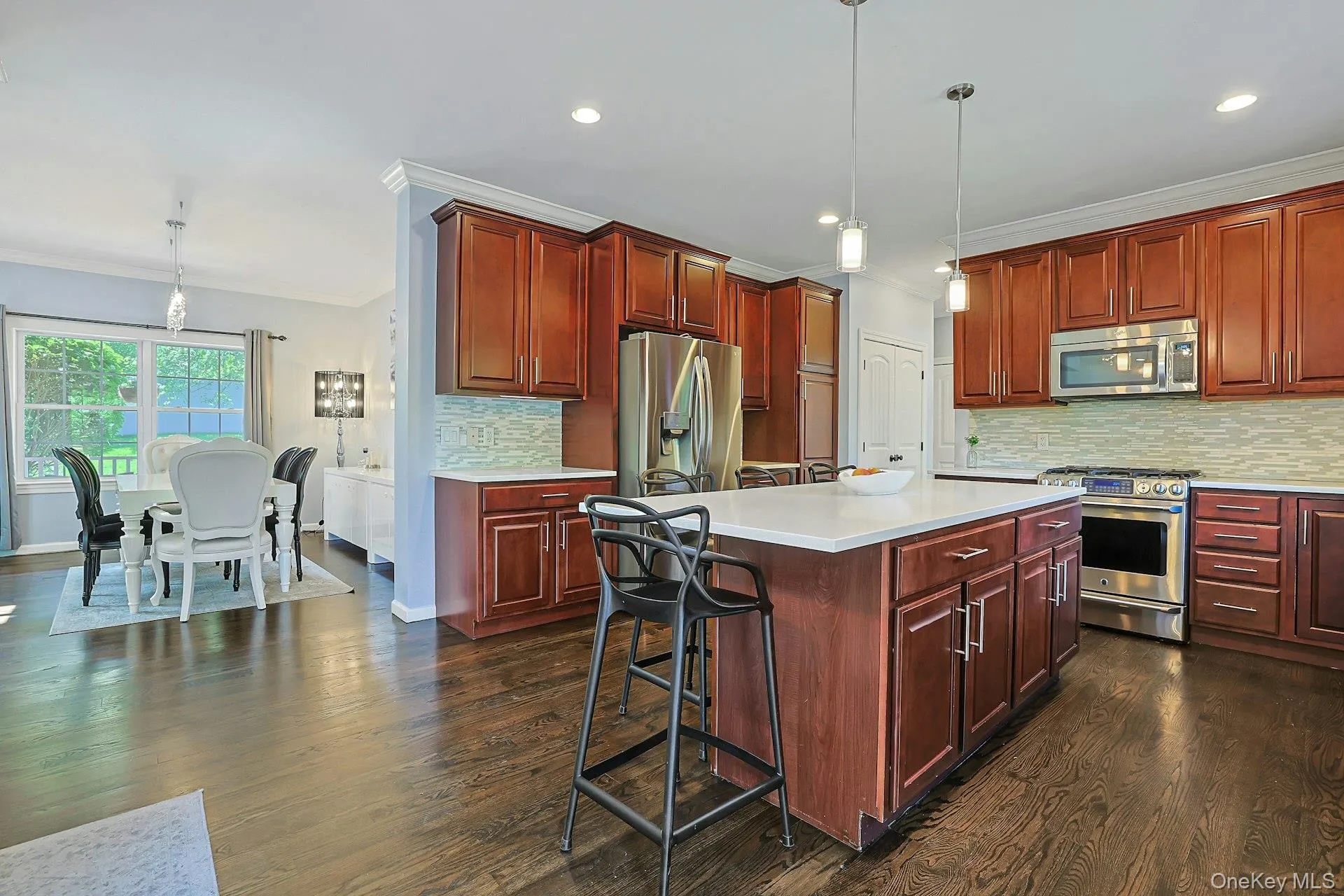 Another view of the spacious kitchen, highlighting its open layout and comfortable everyday functionality. Another view of the spacious kitchen, highlighting its open layout and comfortable everyday functionality.