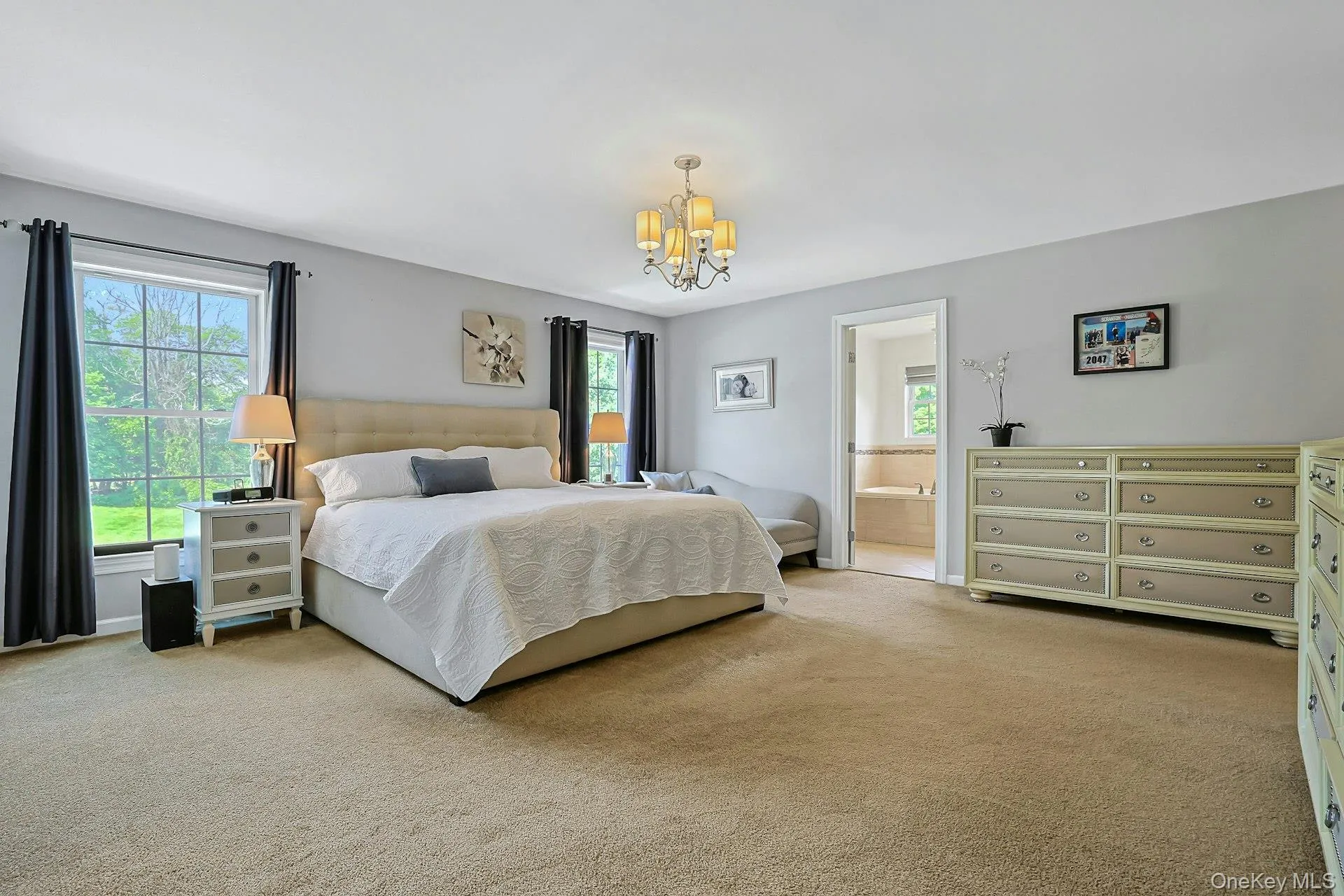Large windows and plenty of light make this a very special retreat from the world outside. Large windows and plenty of light make this a very special retreat from the world outside.