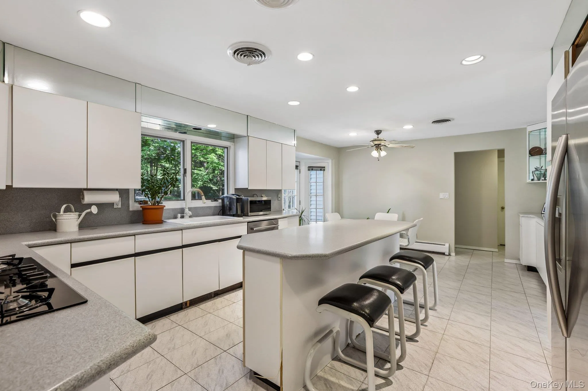 There is nothing brighter than a white kitchen, it's classic There is nothing brighter than a white kitchen, it's classic