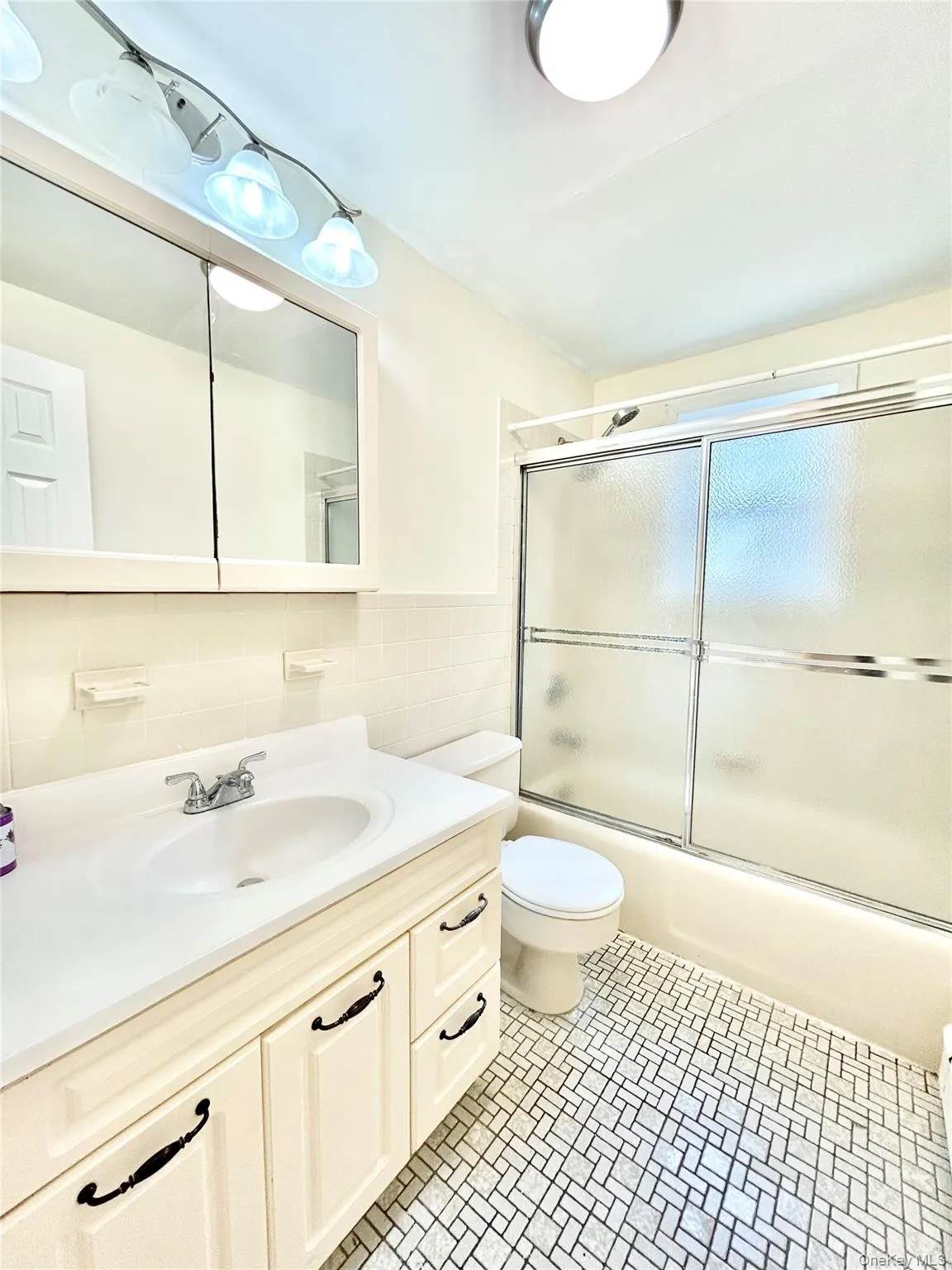 164 Rossiter Avenue, Yonkers, NY, 5 Bedrooms Bedrooms, 11 Rooms Rooms,3 BathroomsBathrooms,Residential Lease,For Rent,Rossiter,0,991413 164 Rossiter Avenue, Yonkers, NY, 5 Bedrooms Bedrooms, 11 Rooms Rooms,3 BathroomsBathrooms,Residential Lease,For Rent,Rossiter,0,991413